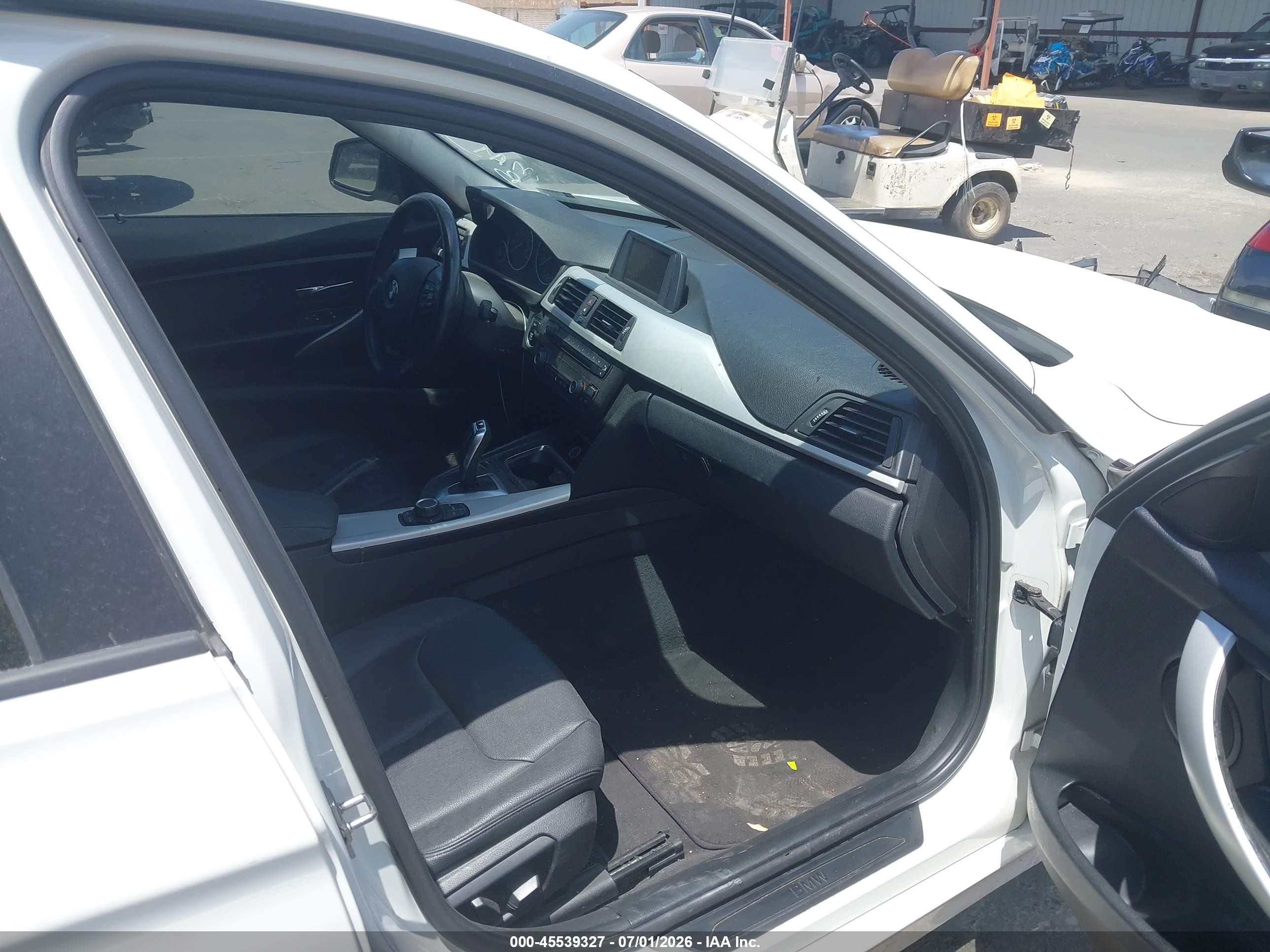 2013 Bmw 328i   Белый vin: WBA3C1C57DF440489