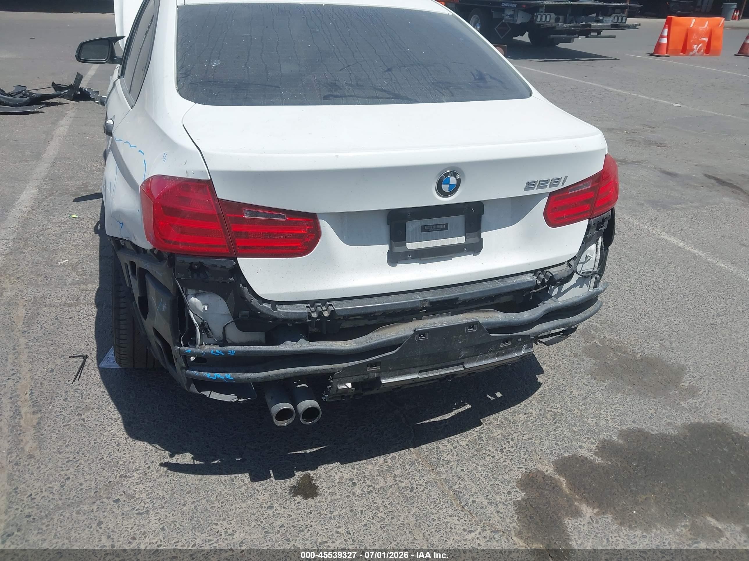 2013 Bmw 328i   Белый vin: WBA3C1C57DF440489