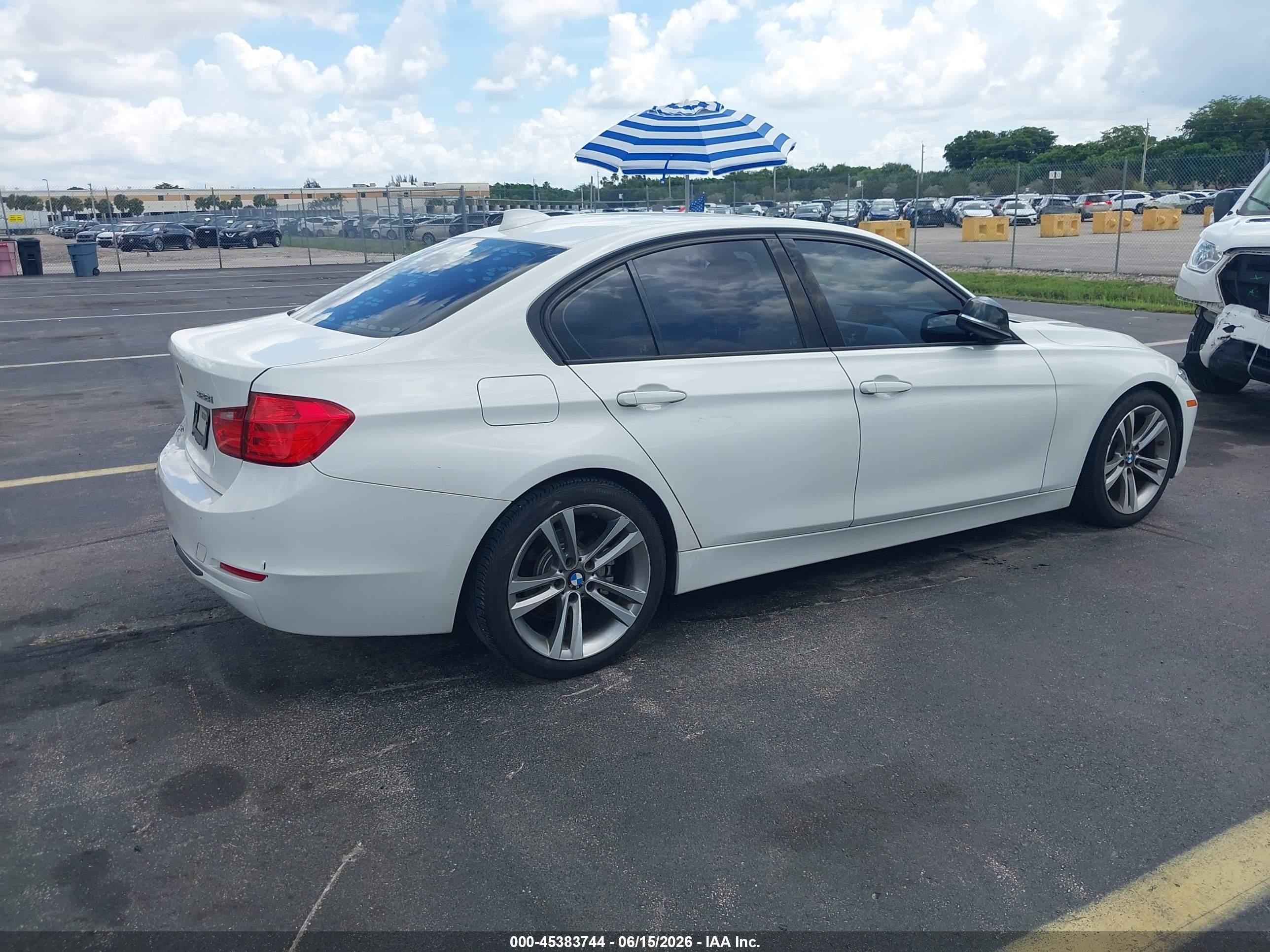 2014 Bmw 328i Белый vin: WBA3C1C57EK107105