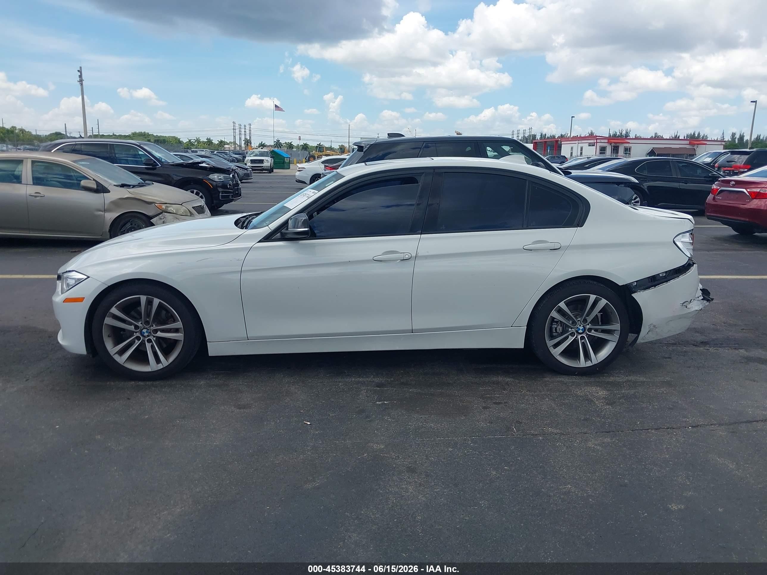 2014 Bmw 328i Белый vin: WBA3C1C57EK107105