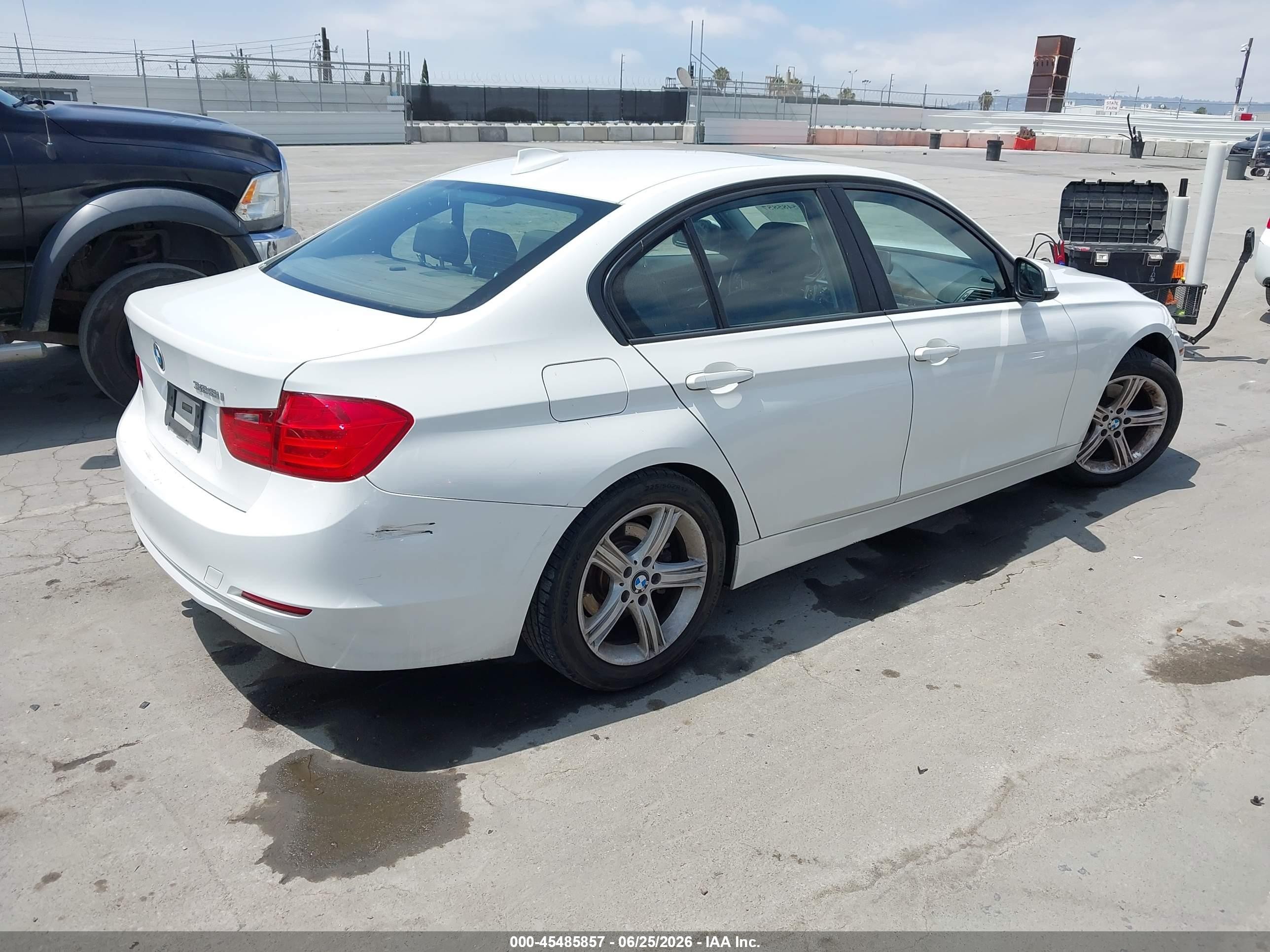 2014 Bmw 328i   White vin: WBA3C1C58EK116329