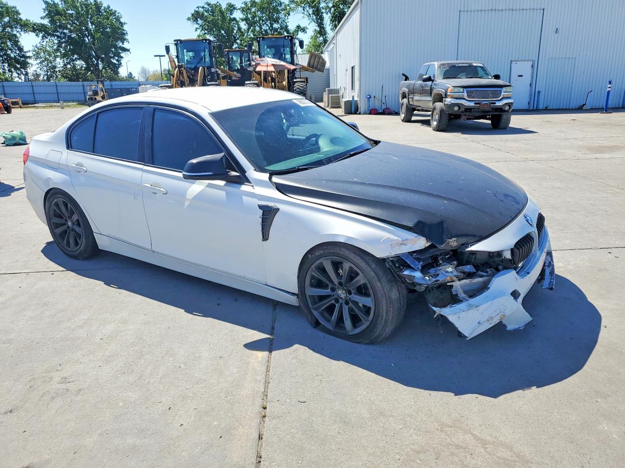 2013 Bmw 328 I Sulev Белый vin: WBA3C1C59DF437903