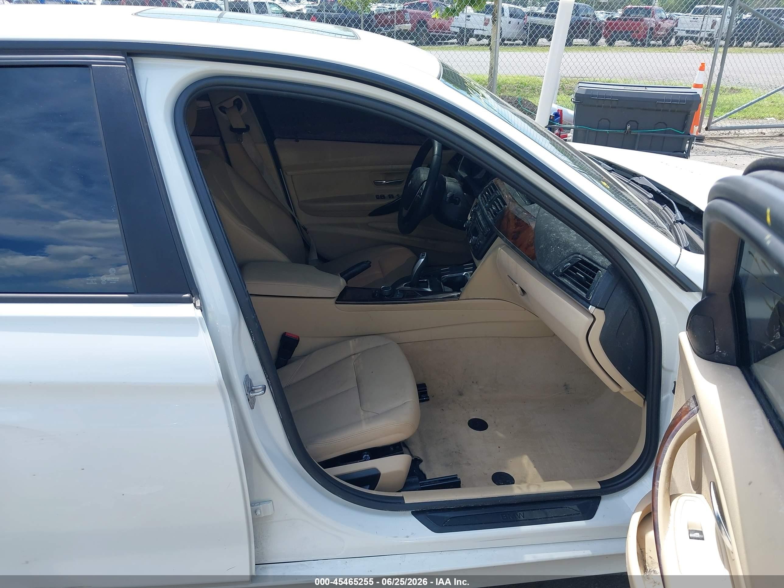 2014 Bmw 328i   White vin: WBA3C1C59EK116212