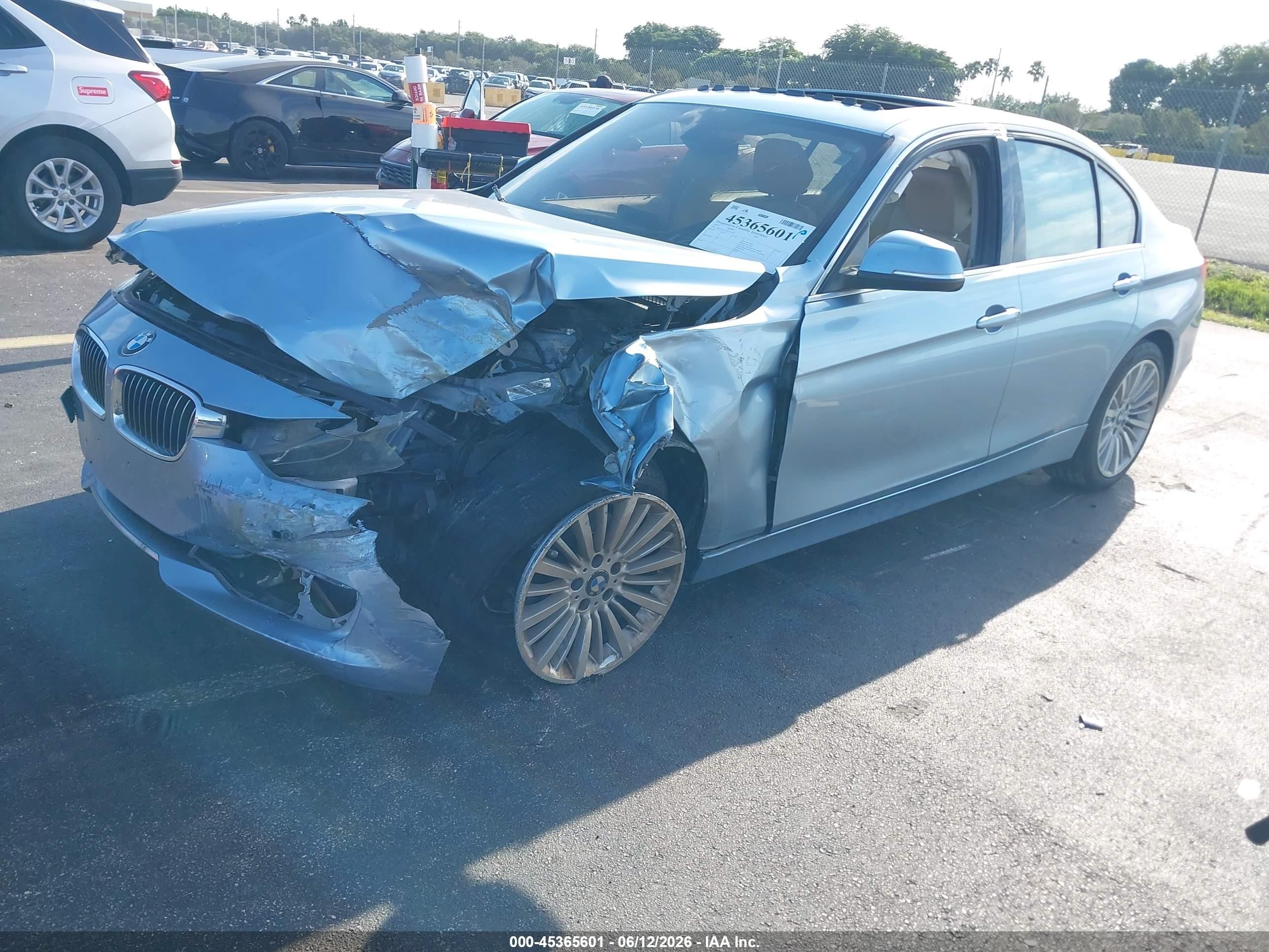 2012 Bmw 328i   Серебряный vin: WBA3C1C5XCF431610