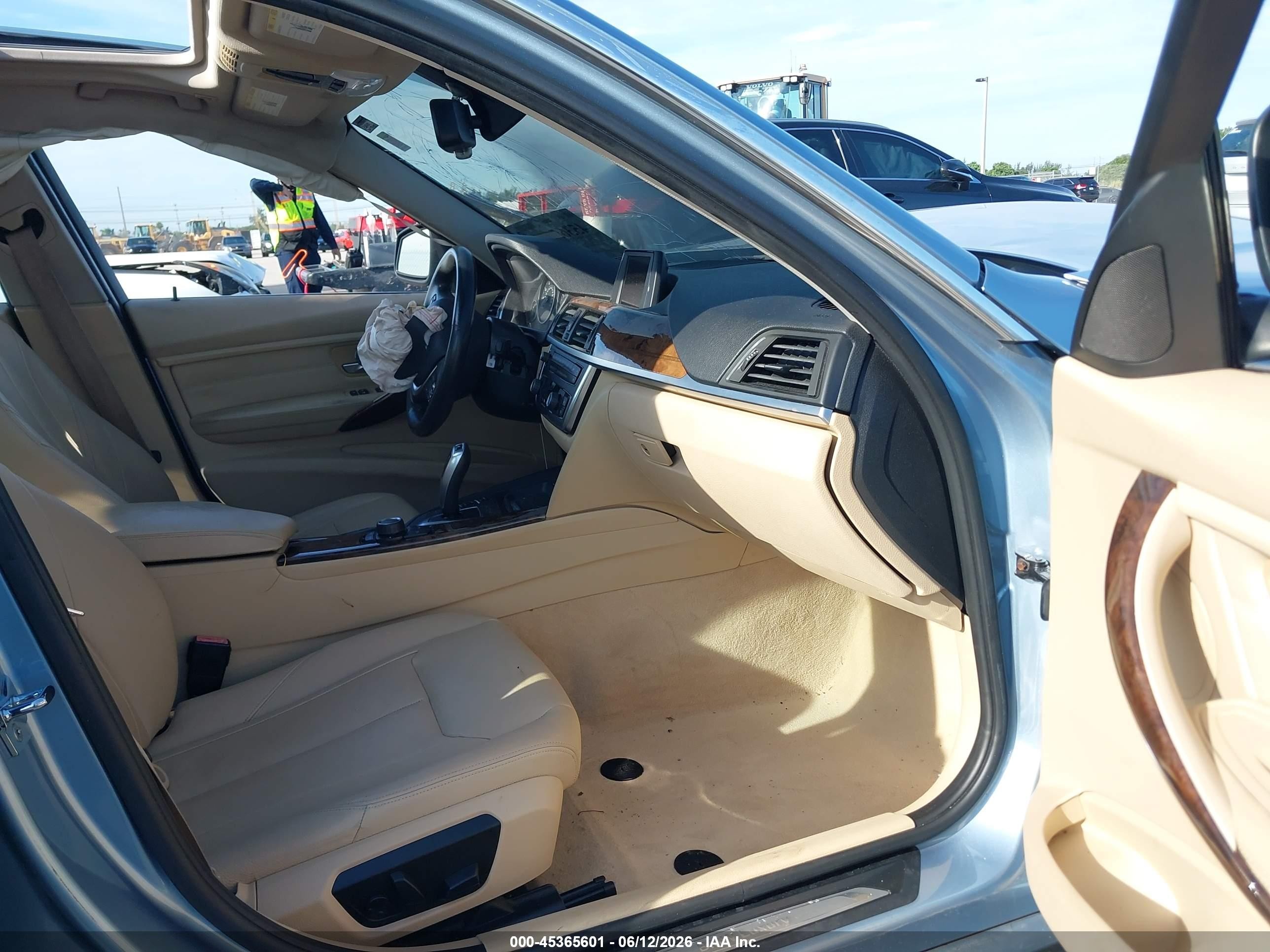 2012 Bmw 328i   Серебряный vin: WBA3C1C5XCF431610
