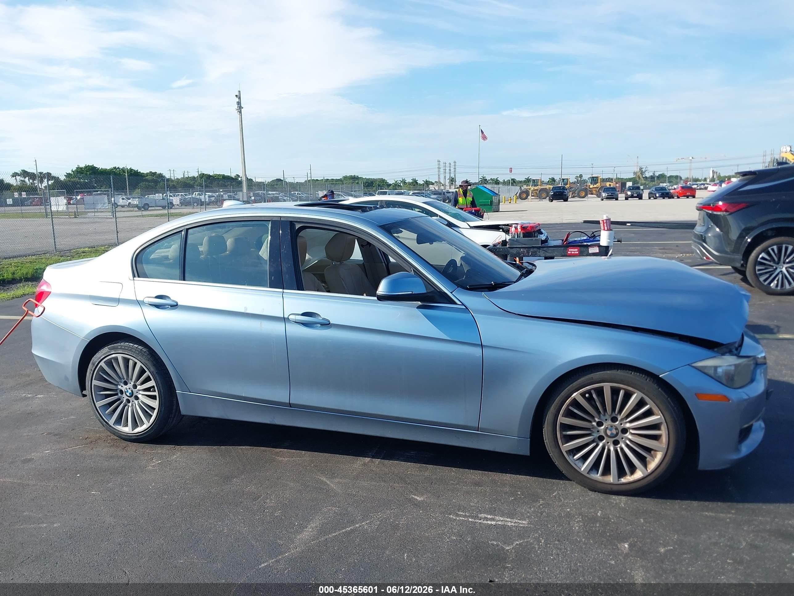 2012 Bmw 328i   Серебряный vin: WBA3C1C5XCF431610