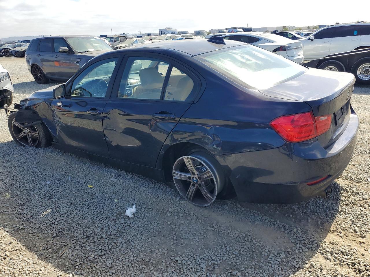 2014 Bmw 328 I Sulev Blue vin: WBA3C1C5XEK109589