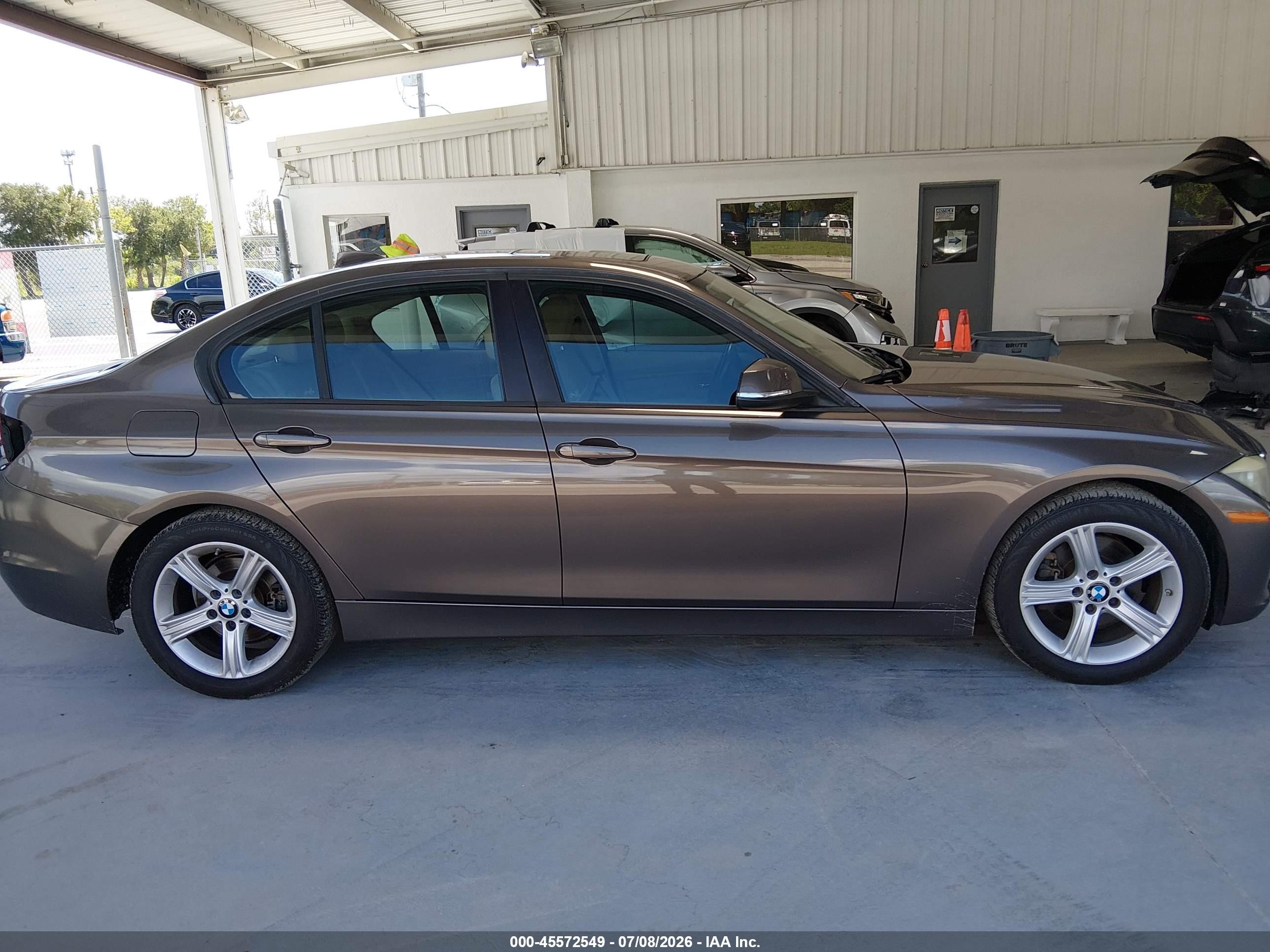 2013 Bmw 328i   Beige vin: WBA3C1G51DNR47985