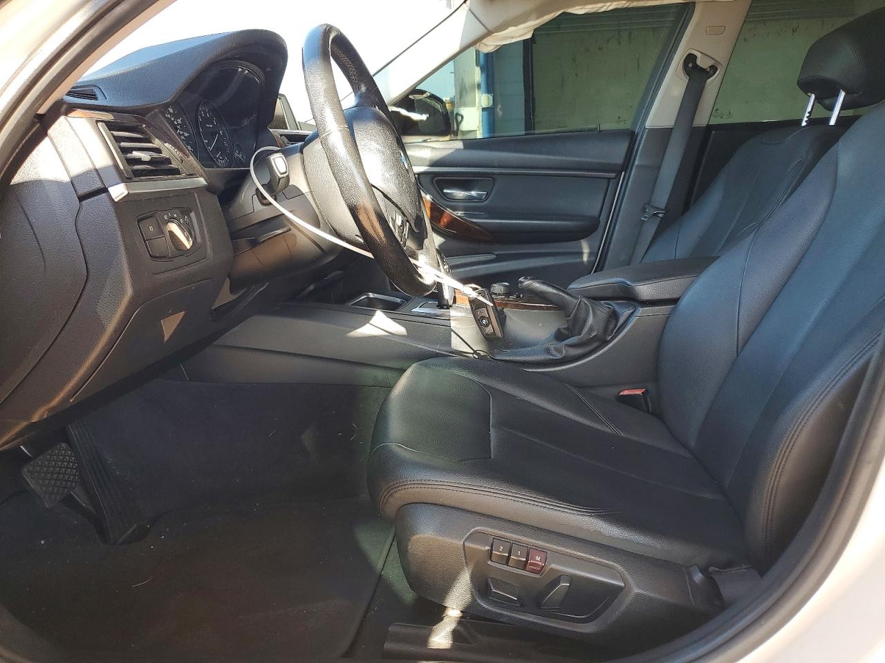 2013 Bmw 328 I Sulev Белый vin: WBA3C1G52DNR46568