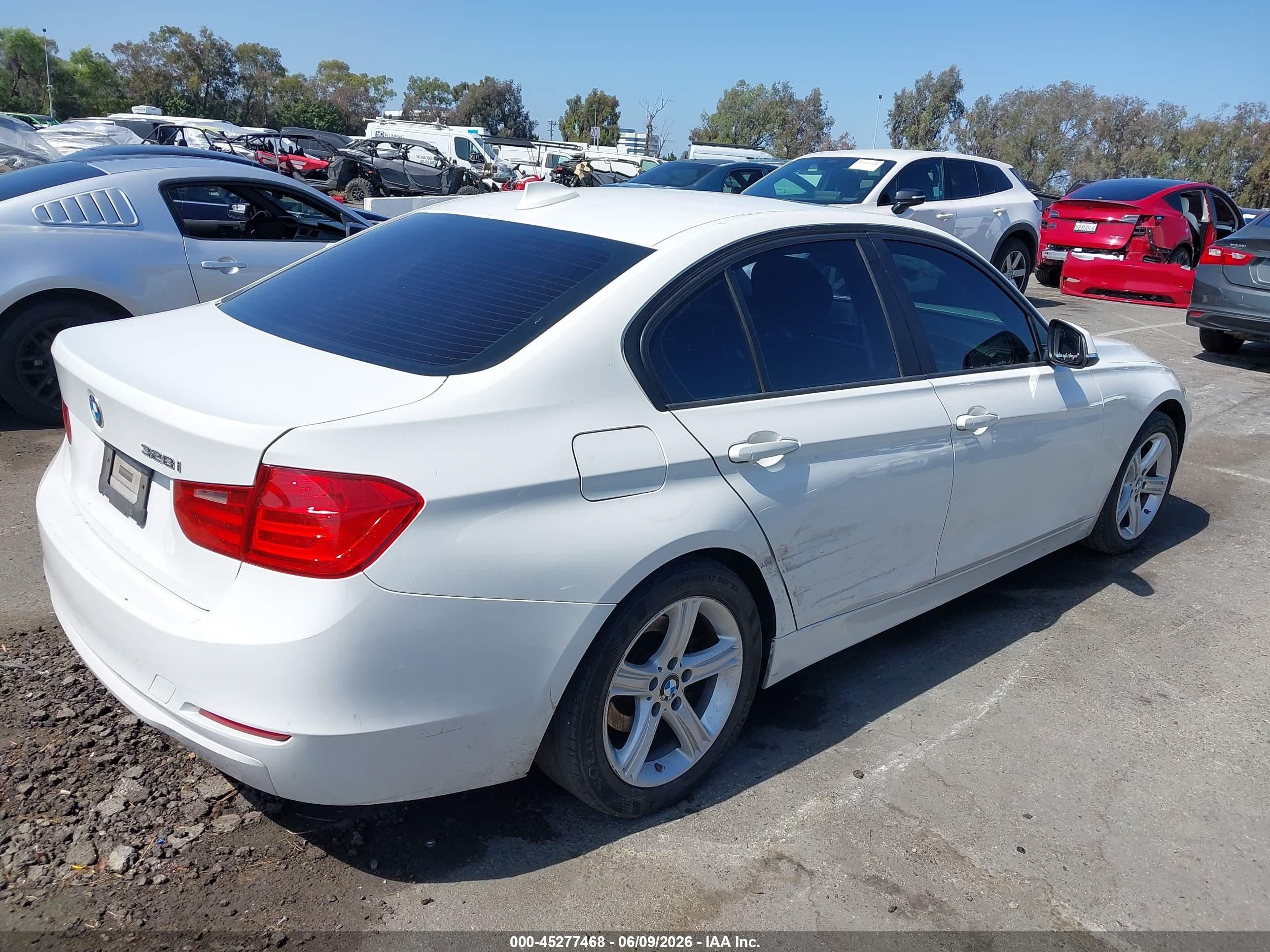 2014 Bmw 328i   White vin: WBA3C1G52ENR49939