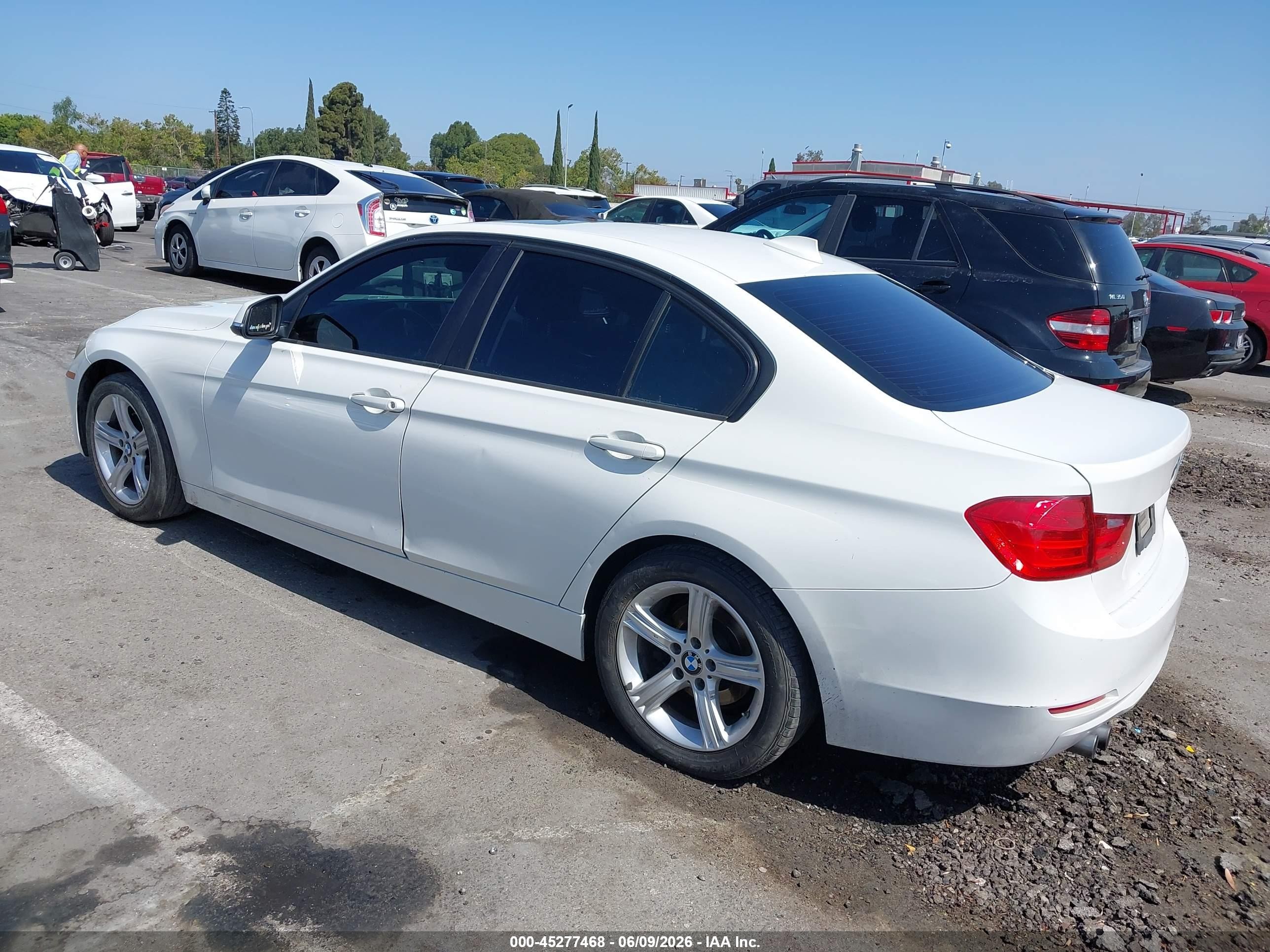 2014 Bmw 328i   White vin: WBA3C1G52ENR49939