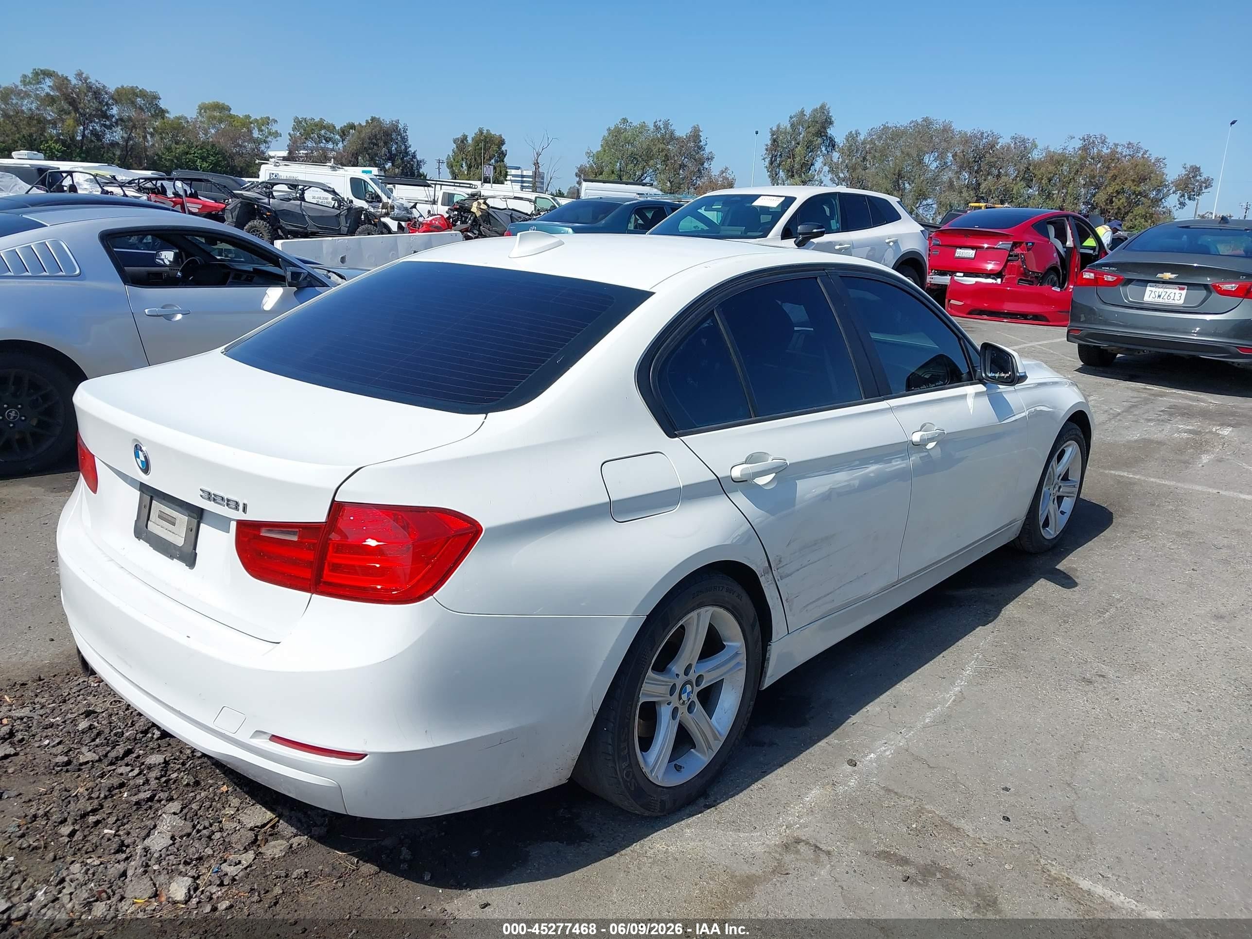 2014 Bmw 328i   White vin: WBA3C1G52ENR49939