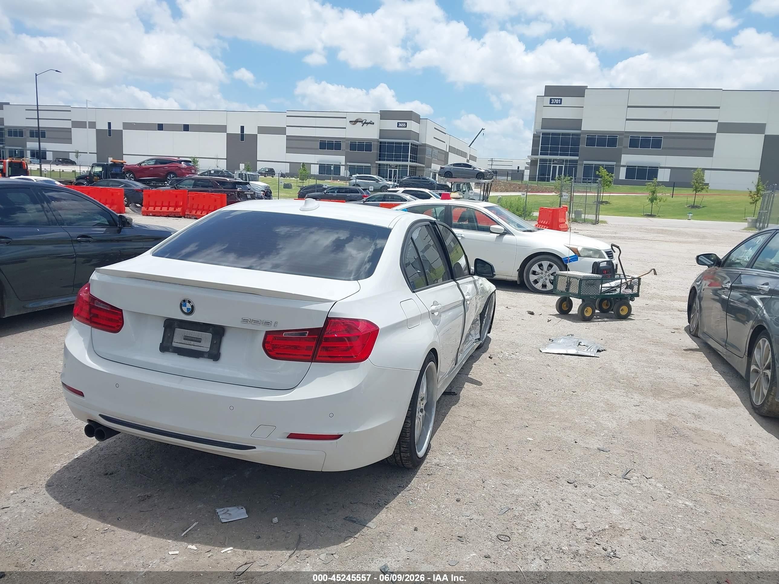 2013 Bmw 328i   Белый vin: WBA3C1G53DNR44506