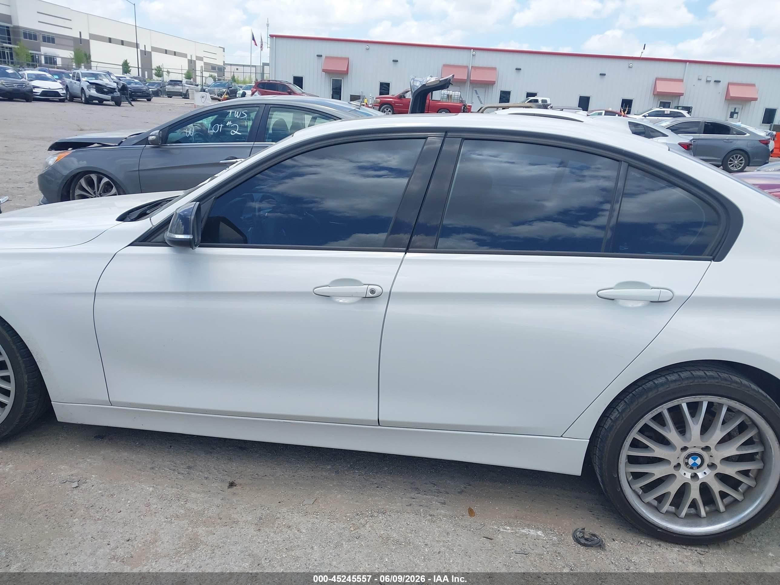 2013 Bmw 328i   Белый vin: WBA3C1G53DNR44506