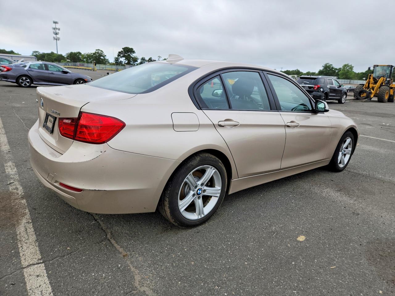 2013 Bmw 320 I Xdrive Tan vin: WBA3C3C50DF982500