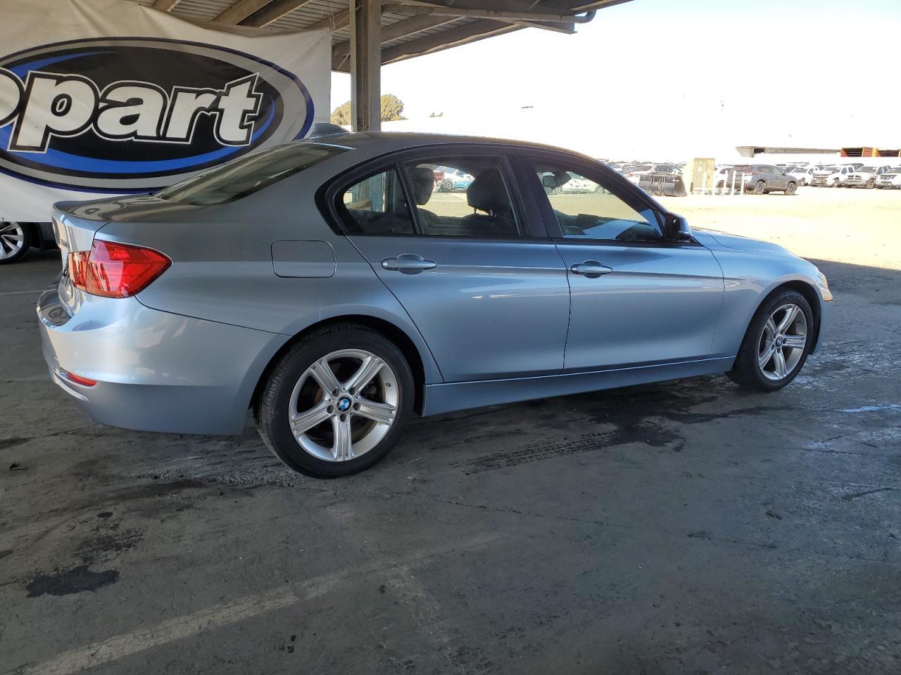 2013 Bmw 320 I Xdrive Синий vin: WBA3C3C51DF981498