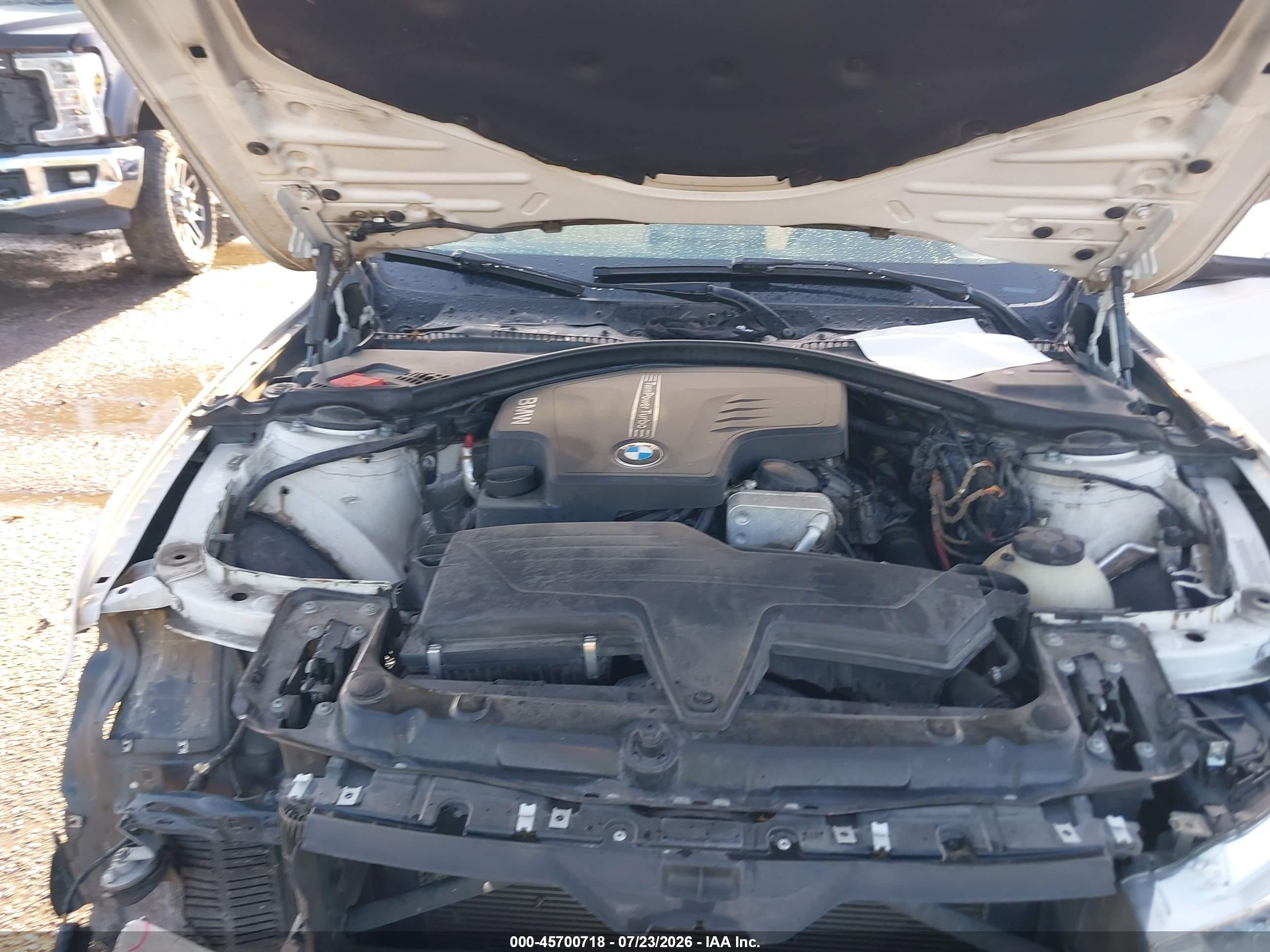 2013 Bmw 320i Xdrive White vin: WBA3C3C51DF982585
