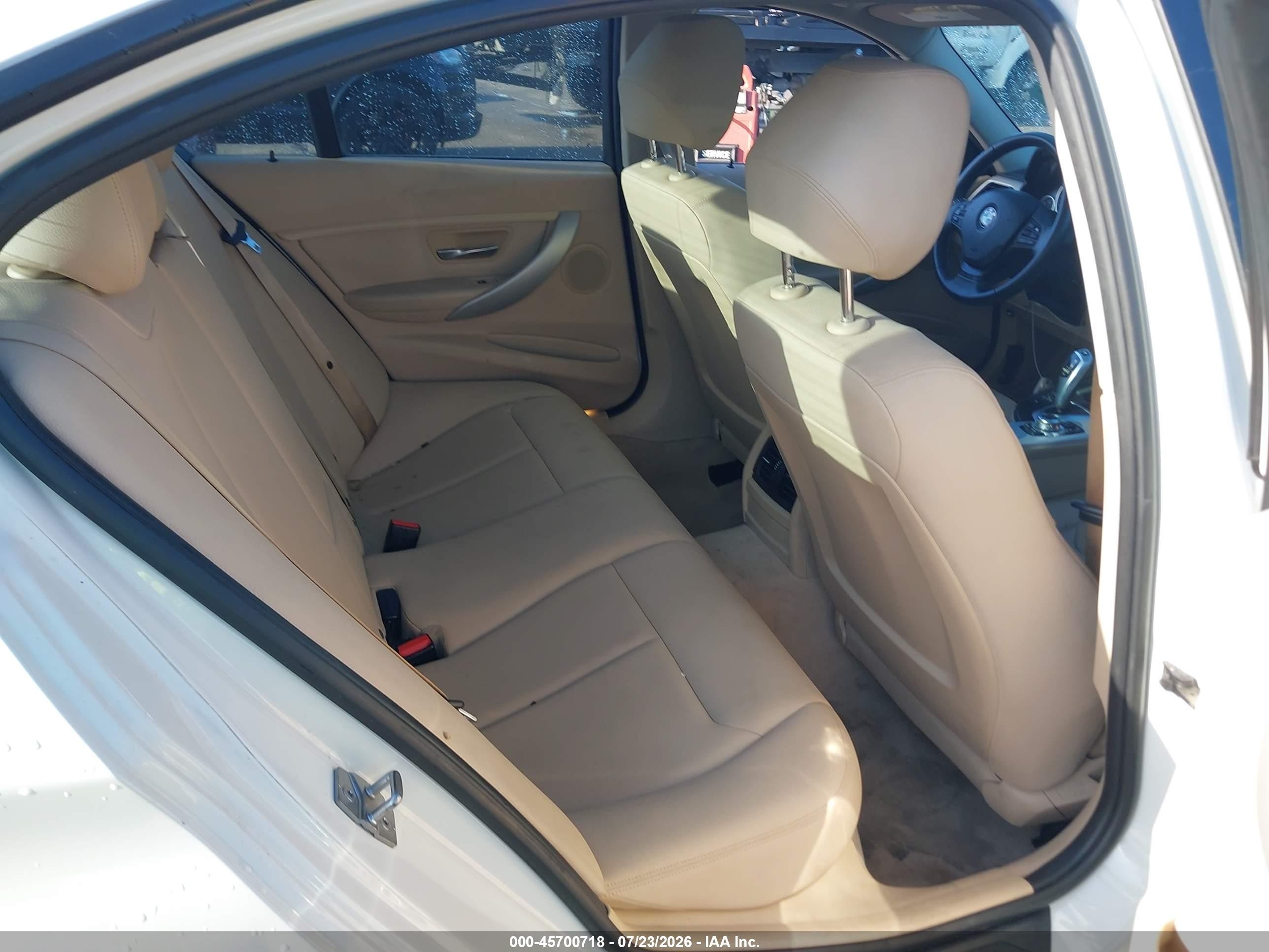 2013 Bmw 320i Xdrive White vin: WBA3C3C51DF982585
