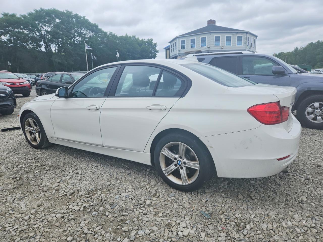 2014 Bmw 320 I Xdrive Белый vin: WBA3C3C51EP661318