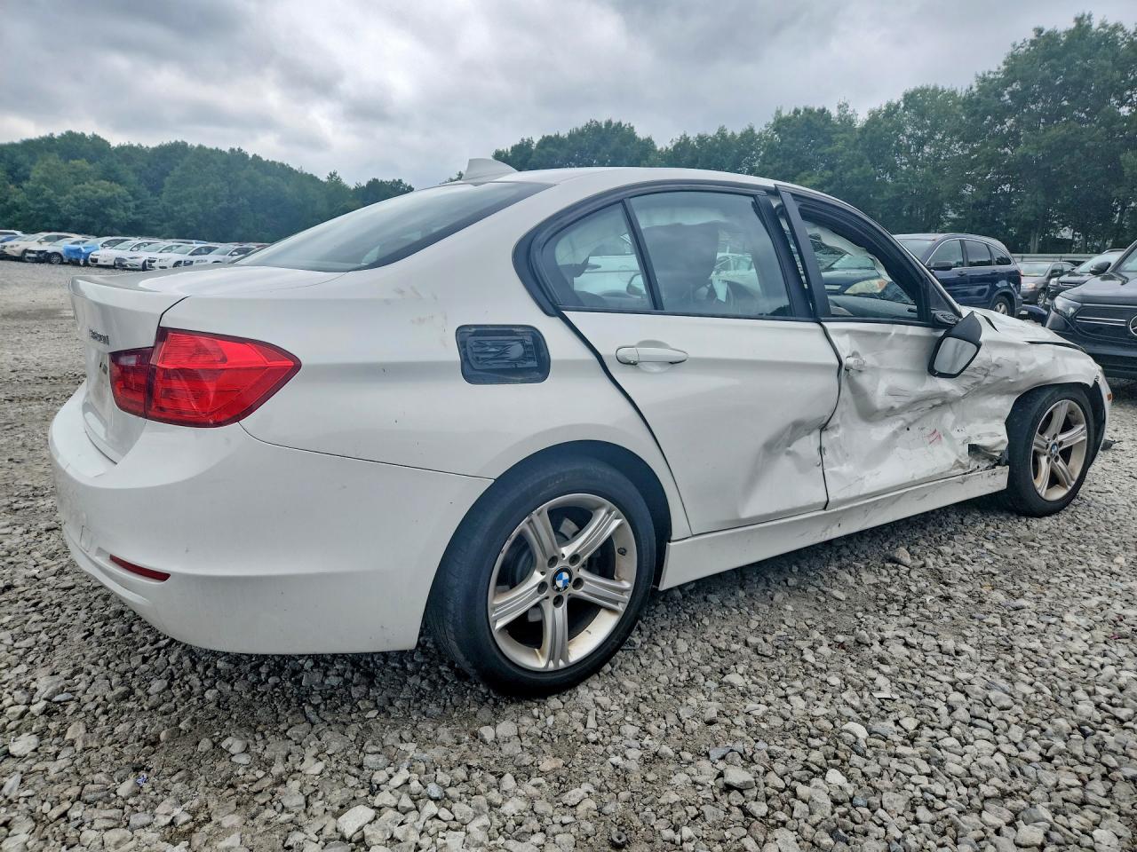2014 Bmw 320 I Xdrive Белый vin: WBA3C3C51EP661318
