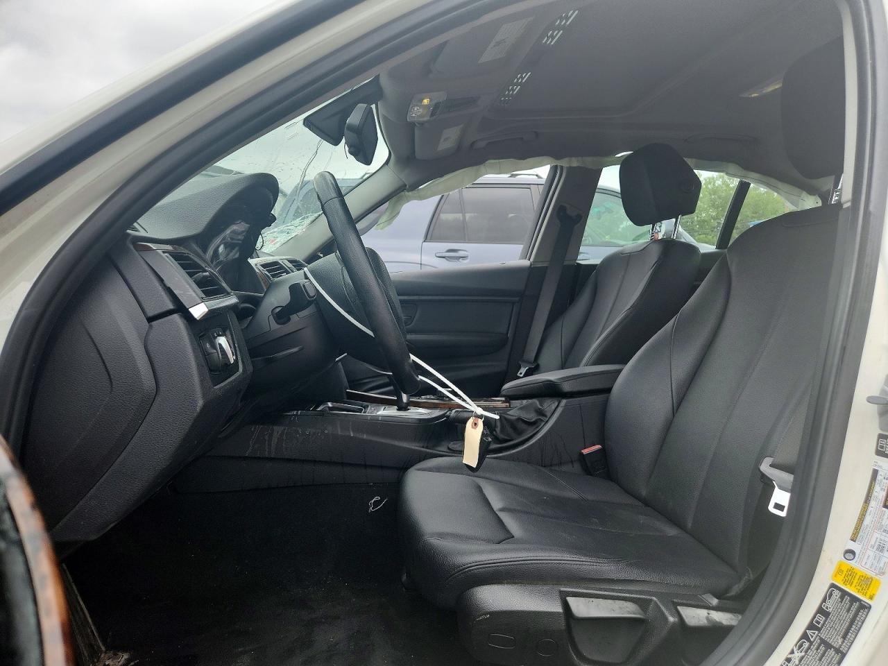 2014 Bmw 320 I Xdrive Белый vin: WBA3C3C51EP661318