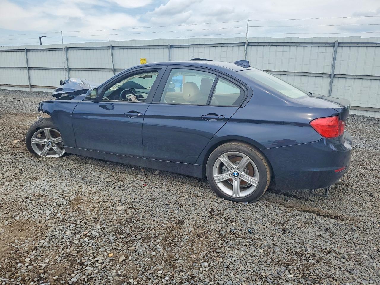 2014 Bmw 320 I Xdrive Blue vin: WBA3C3C52EF986078