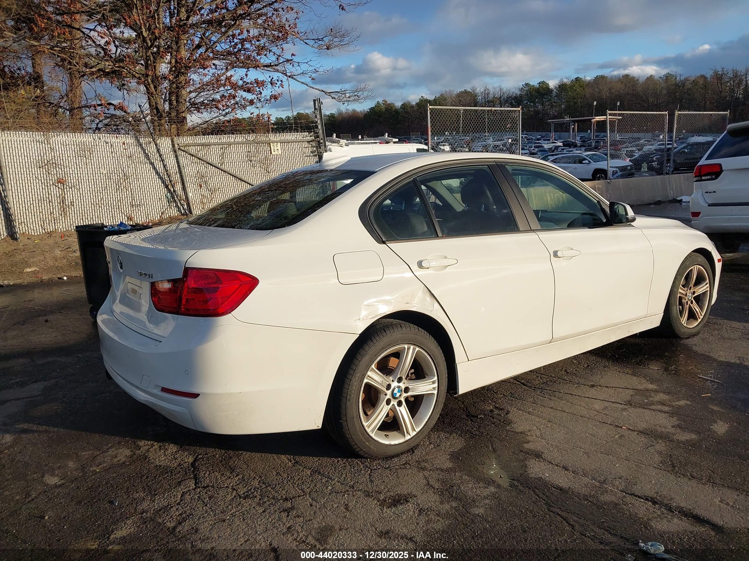 2015 Bmw 320i Xdrive White vin: WBA3C3C52FP663810