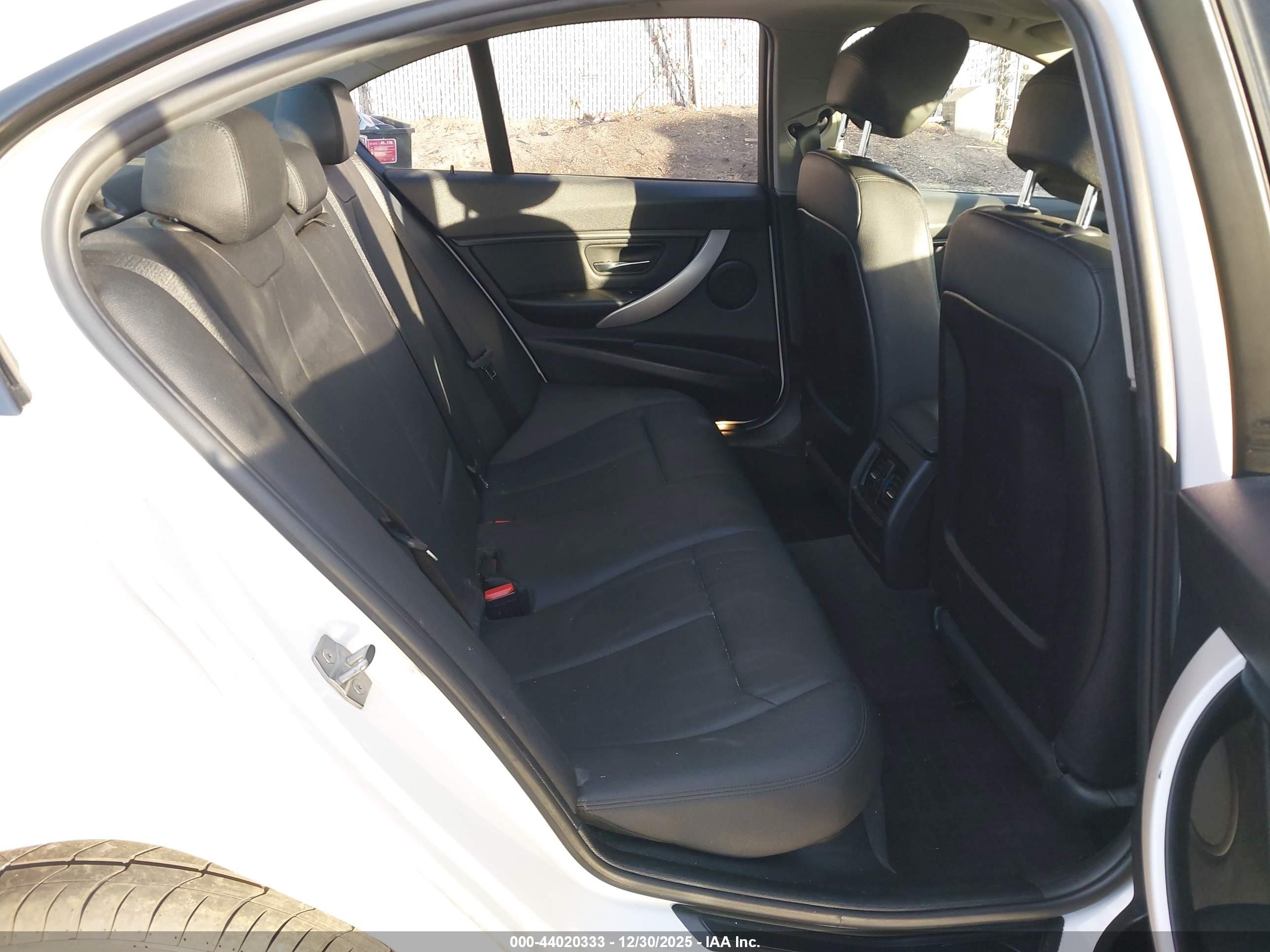 2015 Bmw 320i Xdrive White vin: WBA3C3C52FP663810