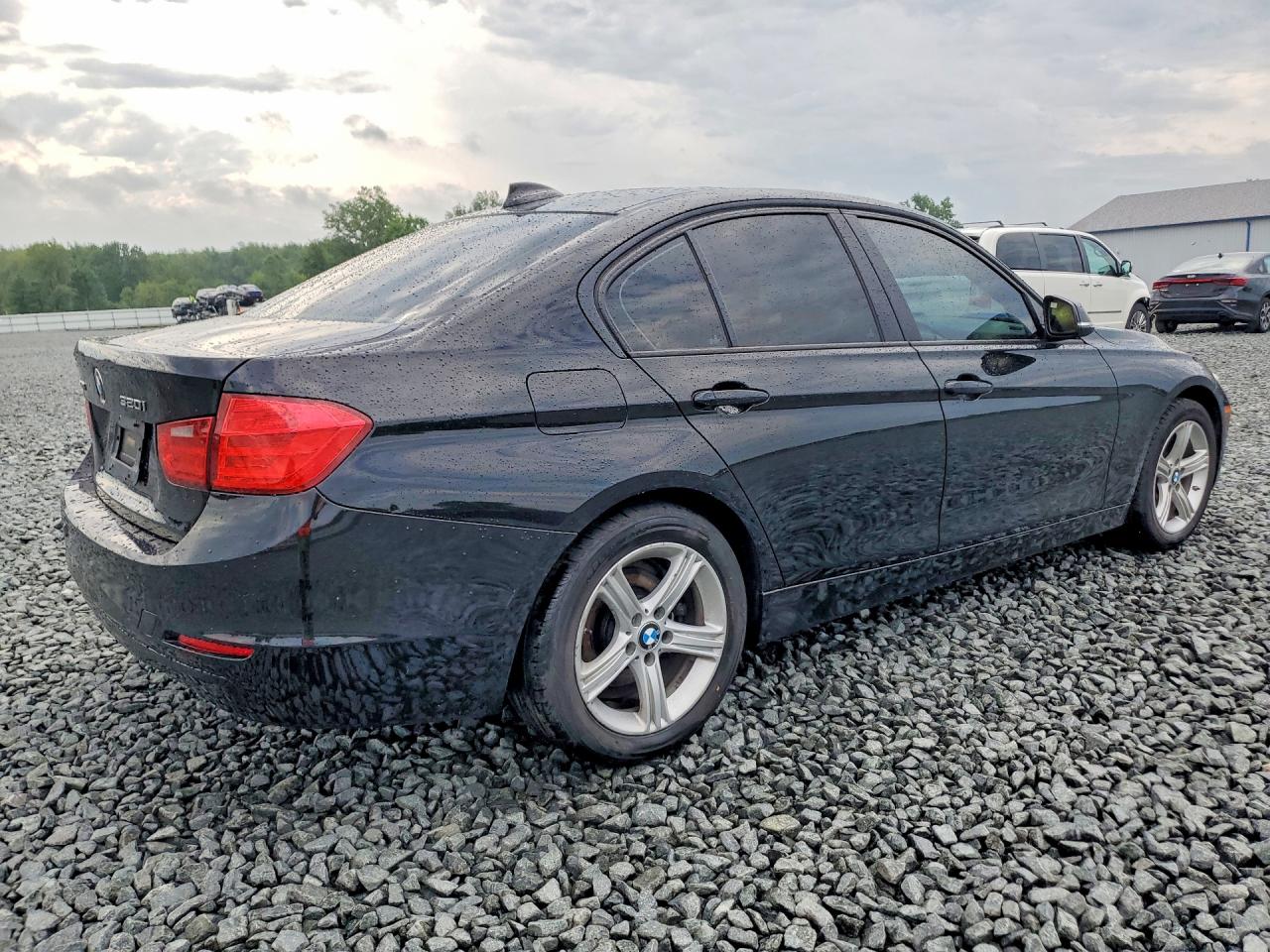 2013 Bmw 320 I Xdrive Black vin: WBA3C3C53DF979994