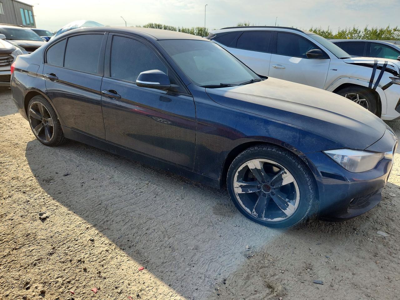 2014 Bmw 320 I Xdrive Blue vin: WBA3C3C53EF986154