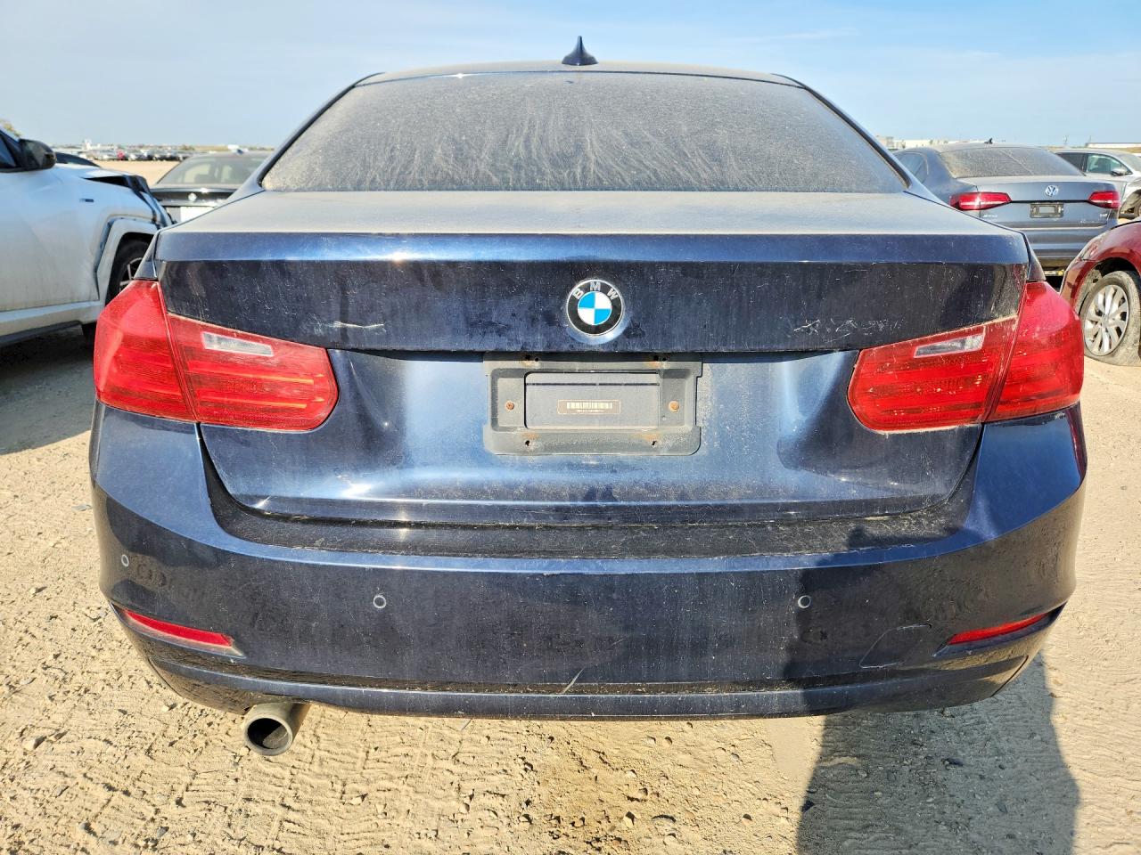 2014 Bmw 320 I Xdrive Blue vin: WBA3C3C53EF986154