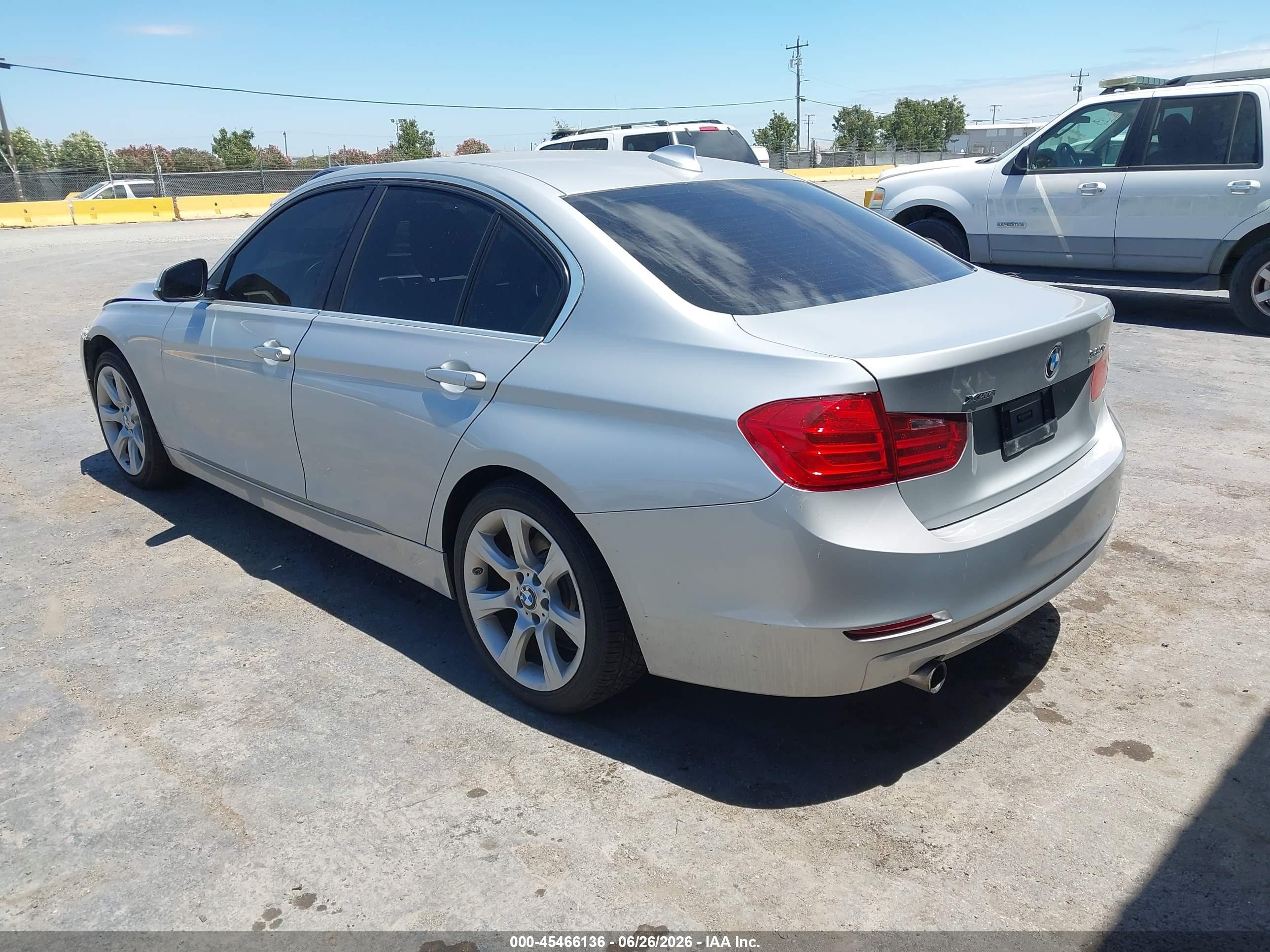 2015 Bmw 320i Xdrive Silver vin: WBA3C3C54FK202752