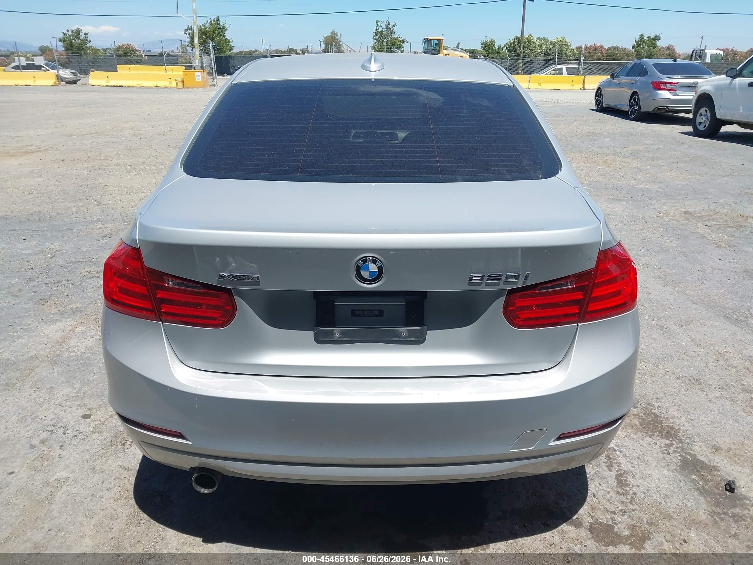 2015 Bmw 320i Xdrive Silver vin: WBA3C3C54FK202752