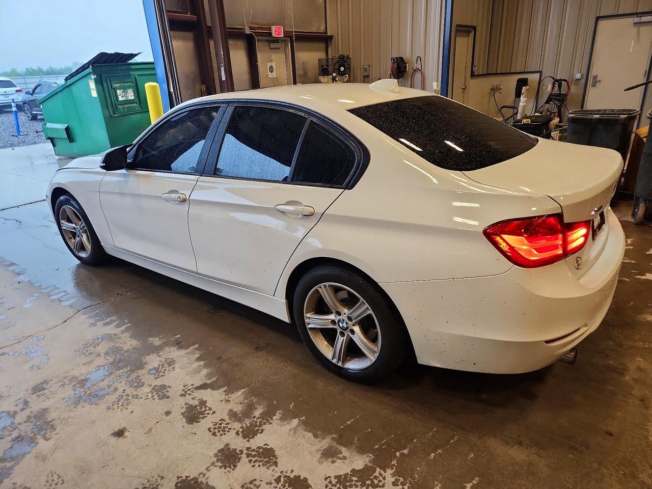 2015 Bmw 320 I Xdrive Белый vin: WBA3C3C54FP663579