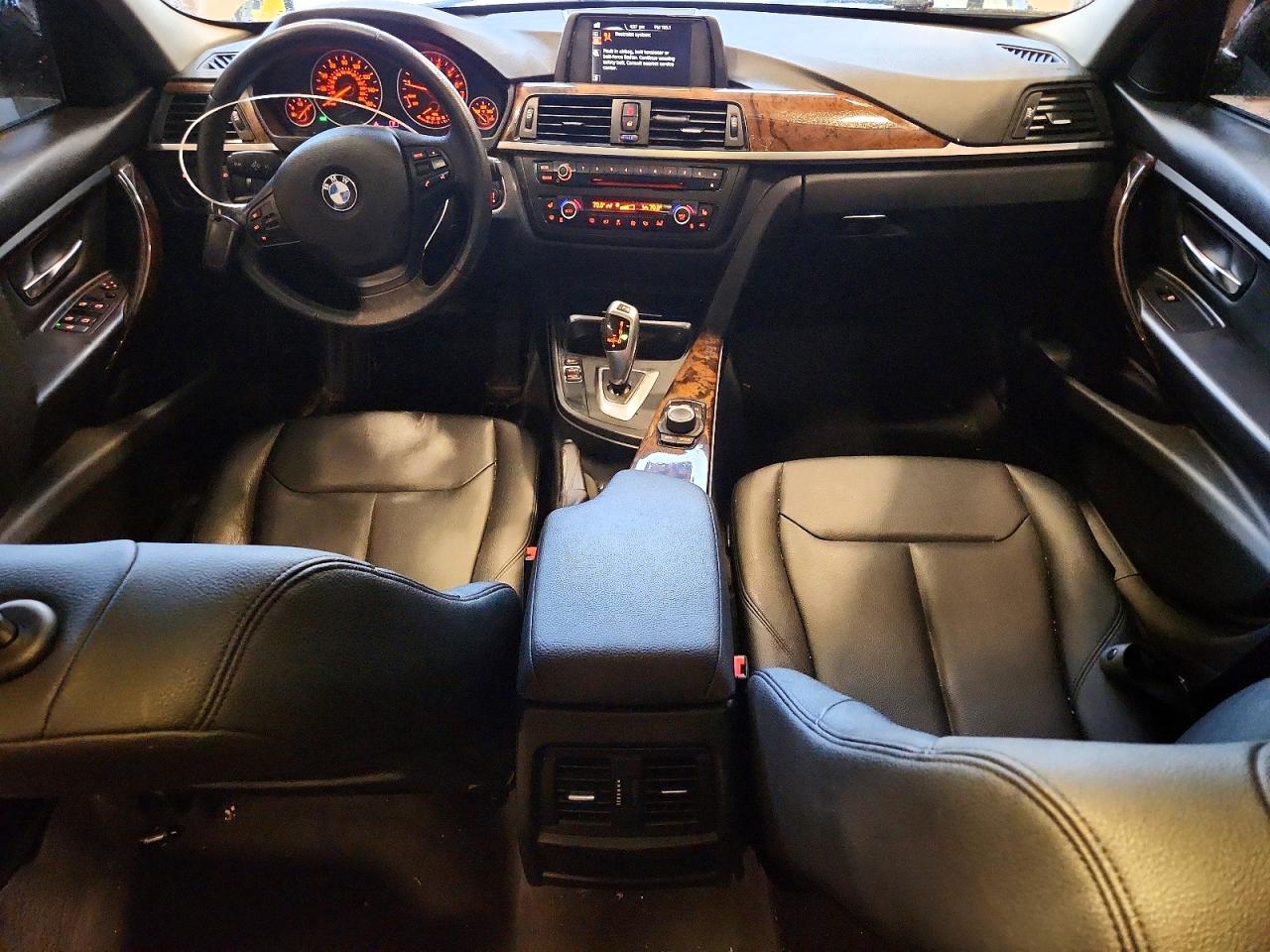 2015 Bmw 320 I Xdrive Белый vin: WBA3C3C54FP663579