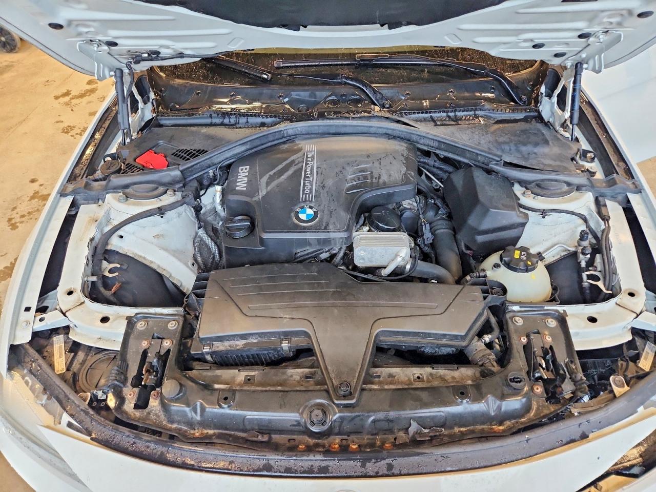 2015 Bmw 320 I Xdrive Белый vin: WBA3C3C54FP663579