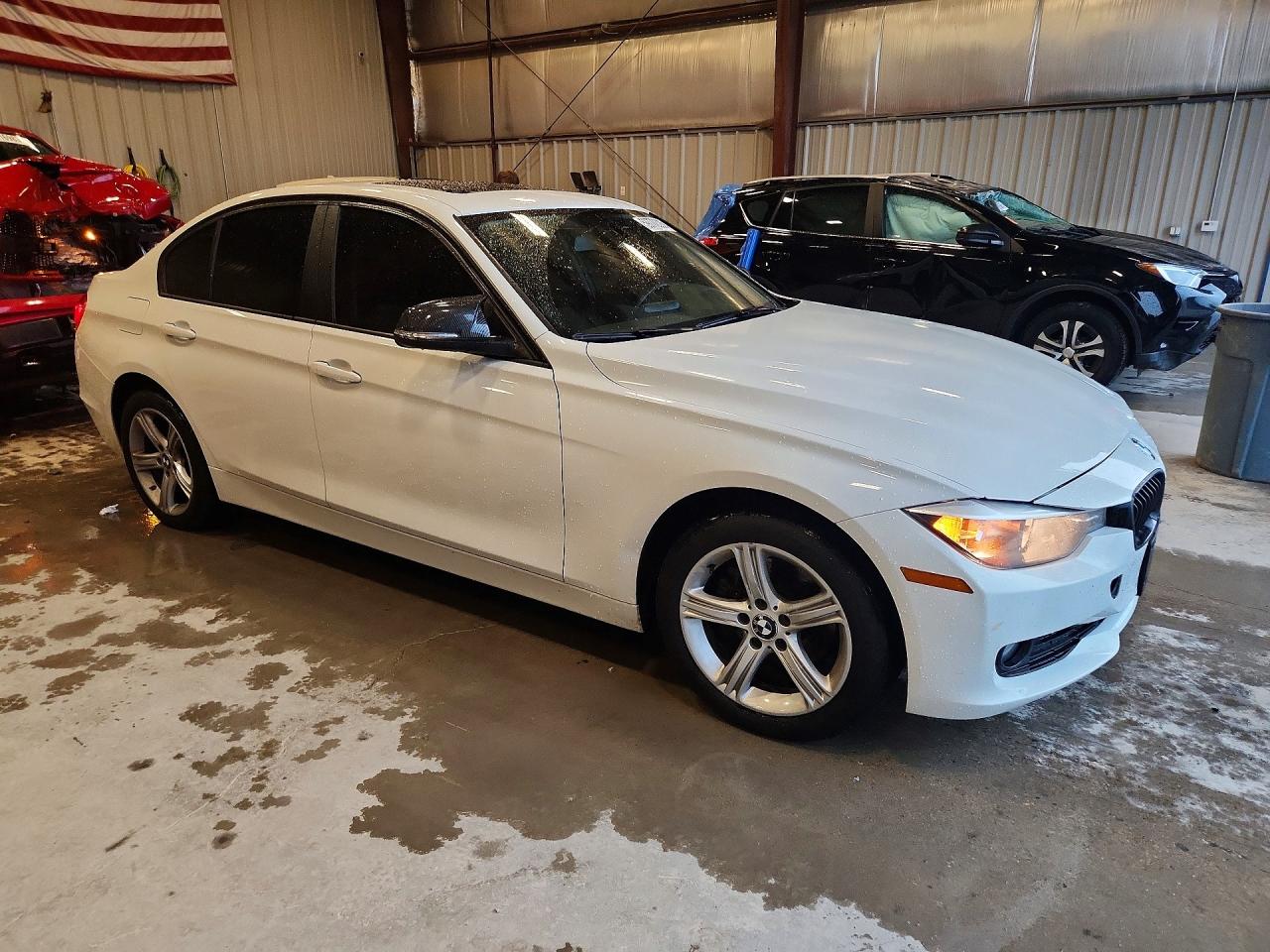 2015 Bmw 320 I Xdrive Белый vin: WBA3C3C54FP663579
