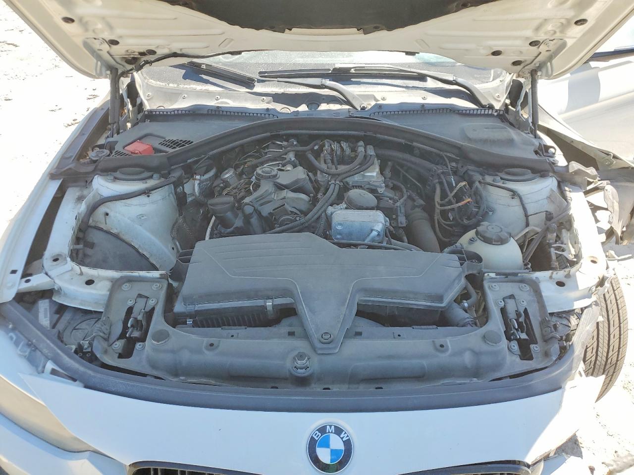 2013 Bmw 320 I Xdrive White vin: WBA3C3C55DF980855