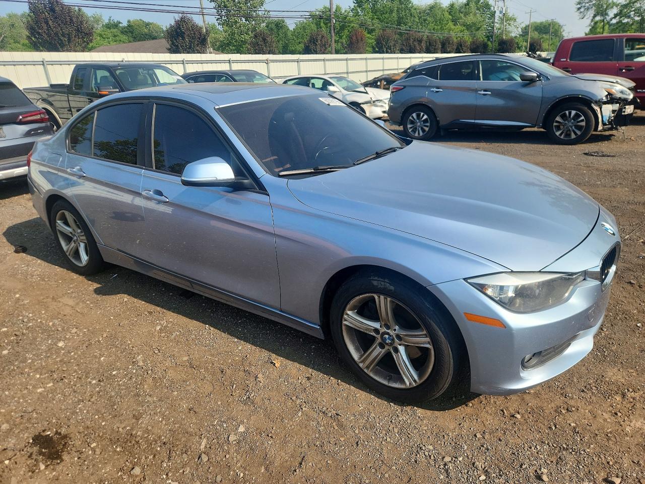 2014 Bmw 320 I Xdrive Blue vin: WBA3C3C55EF983353