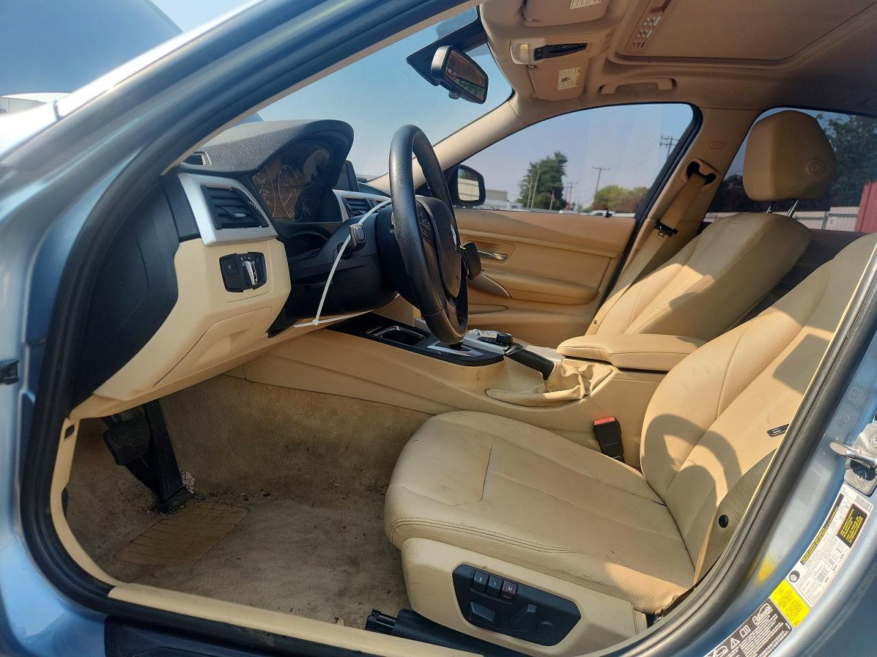 2014 Bmw 320 I Xdrive Blue vin: WBA3C3C55EF983353