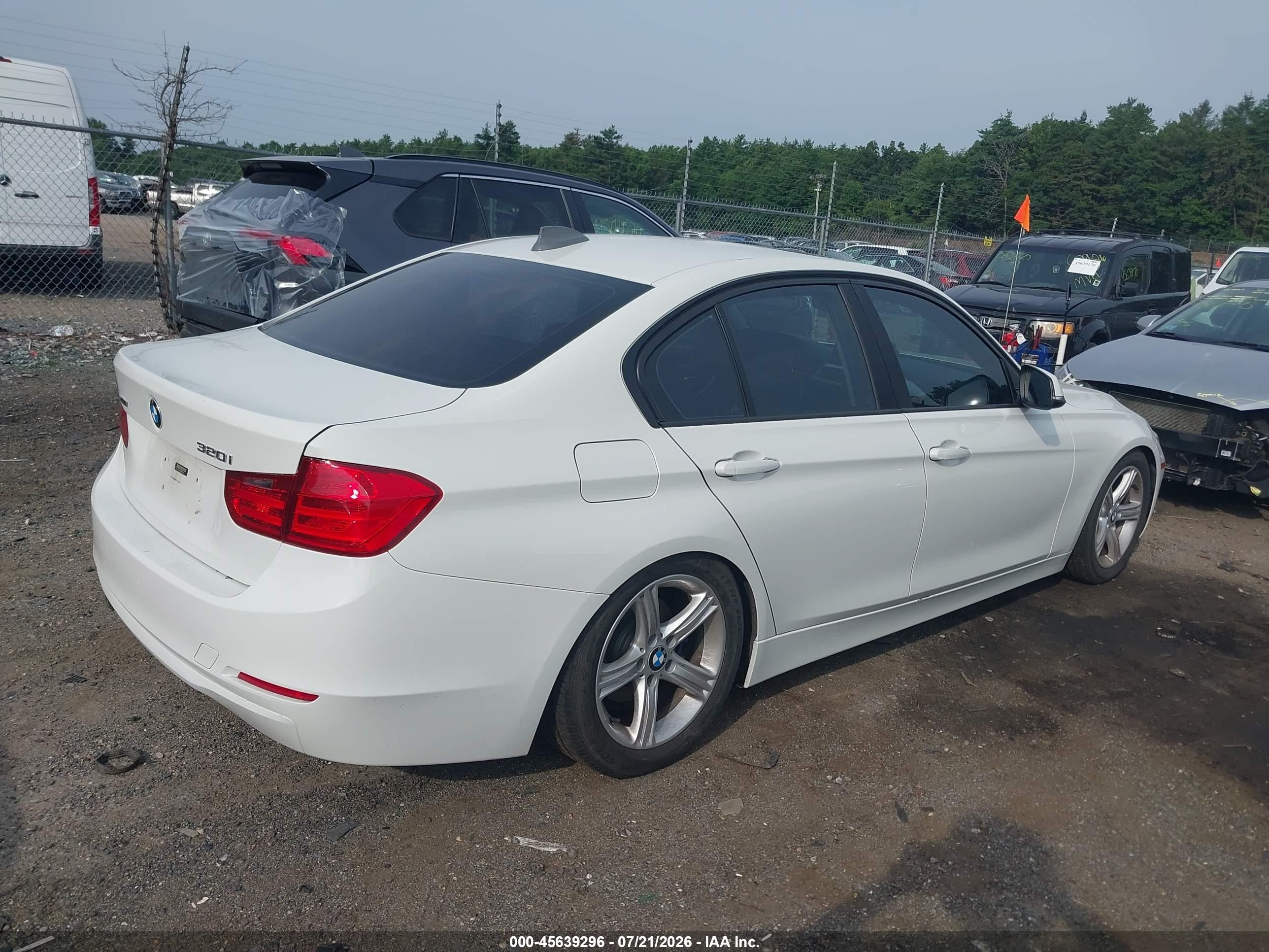 2014 Bmw 320i Xdrive White vin: WBA3C3C55EP661015