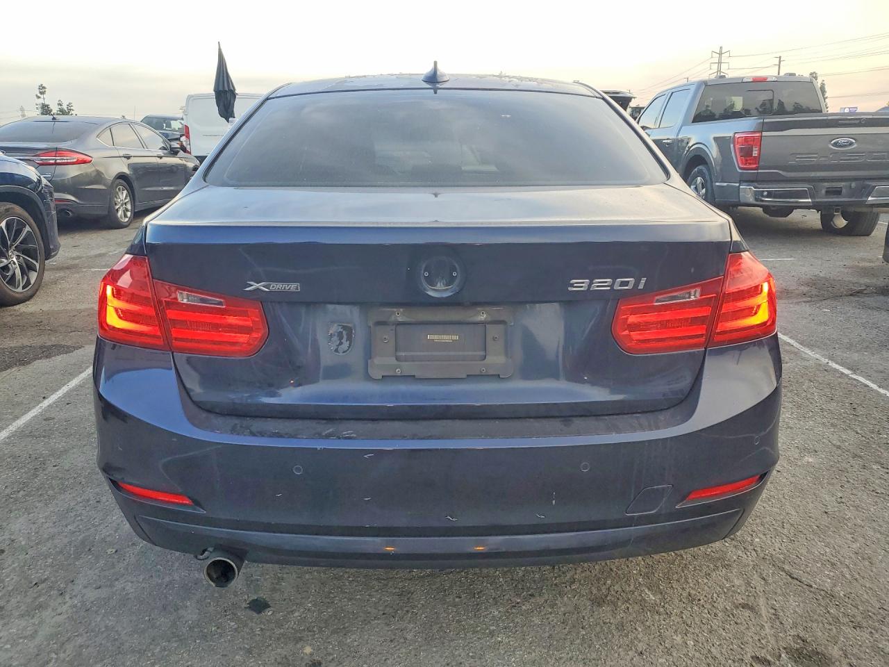 2014 Bmw 320 I Xdrive Blue vin: WBA3C3C56EF985368