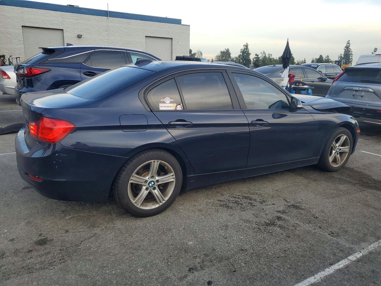 2014 Bmw 320 I Xdrive Blue vin: WBA3C3C56EF985368