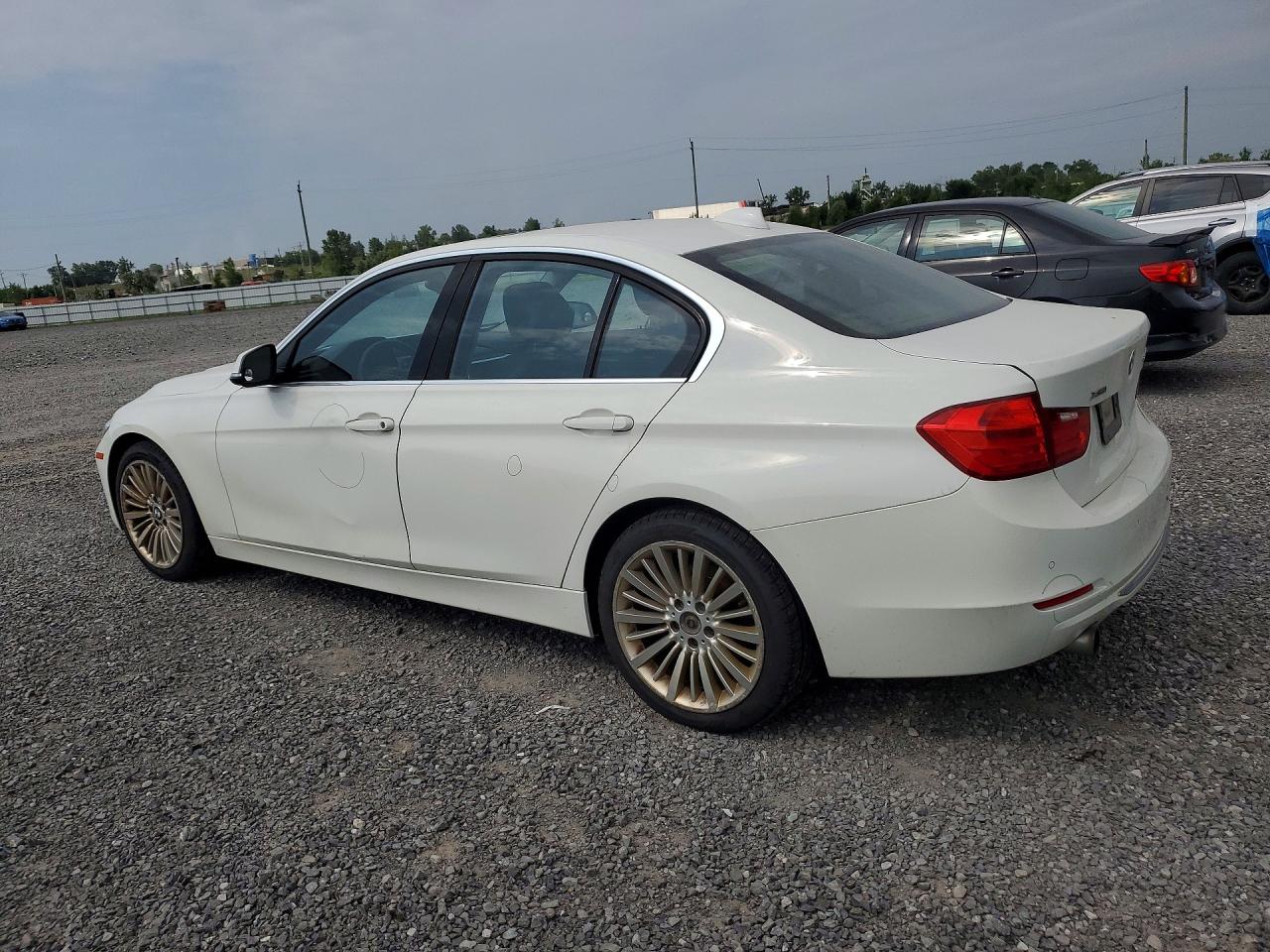 2015 Bmw 320 I Xdrive Белый vin: WBA3C3C56FK202980