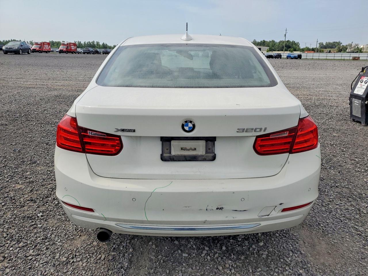 2015 Bmw 320 I Xdrive Белый vin: WBA3C3C56FK202980