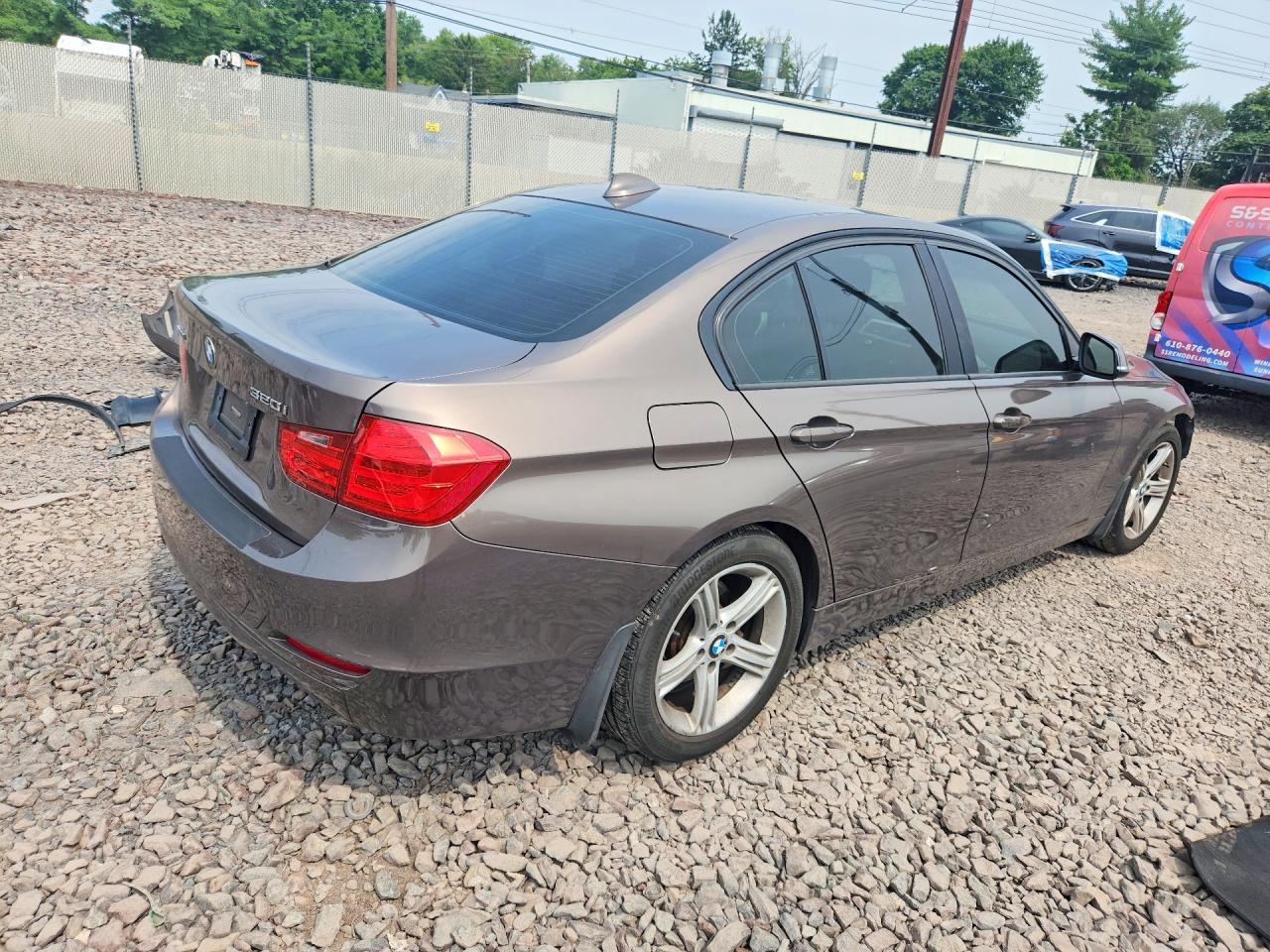 2014 Bmw 320 I Xdrive Коричневый vin: WBA3C3C57EF983757