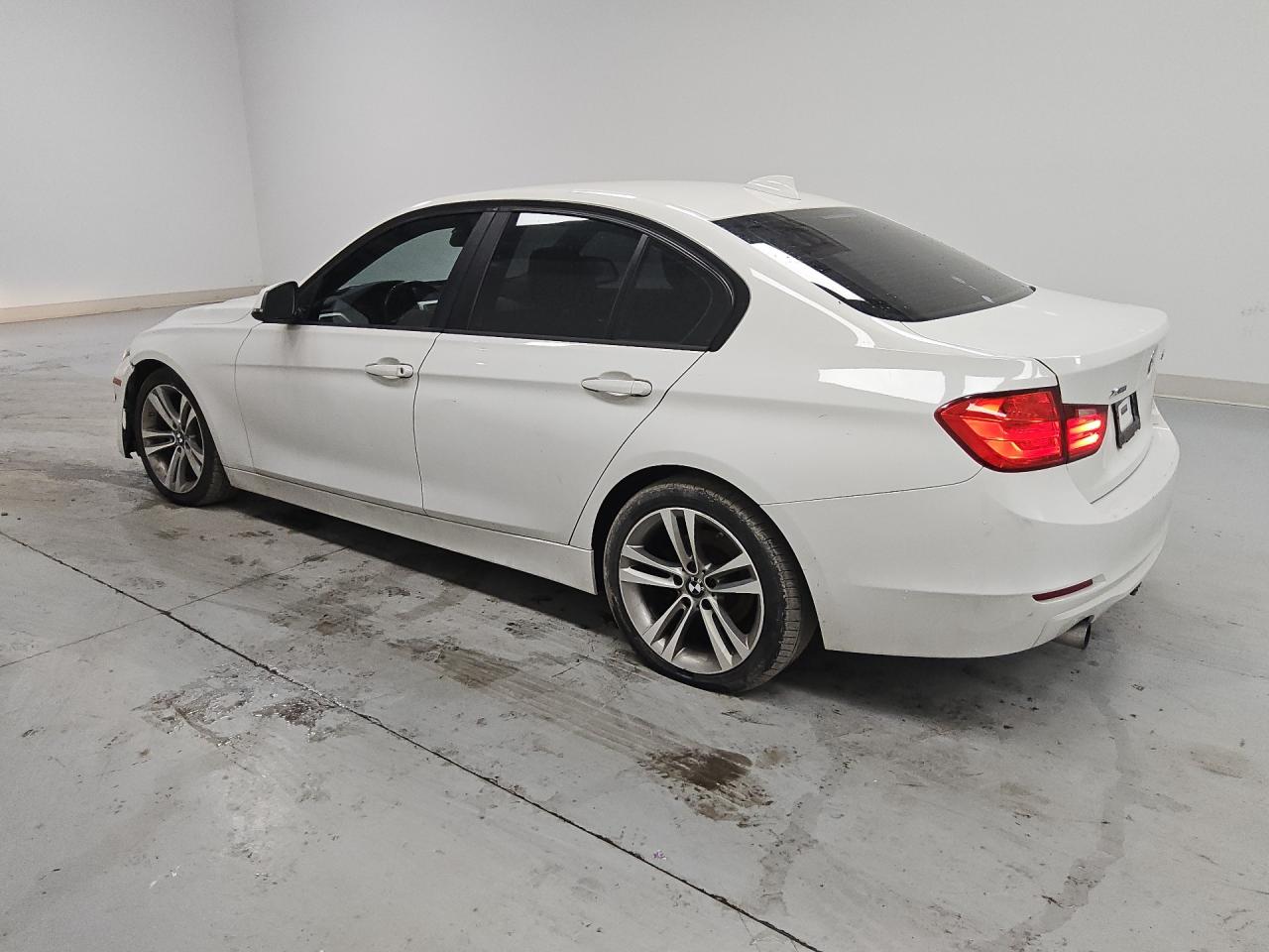 2015 Bmw 320 I Xdrive White vin: WBA3C3C57FK202468 Damage: Left Qtr Panel, Heavy Scratch, 1/2 To 1 Inch