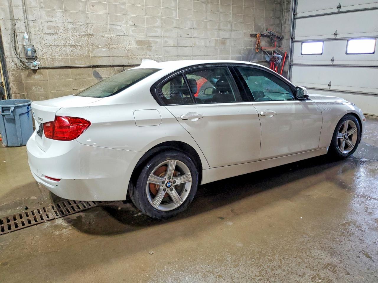 2015 Bmw 320 I Xdrive White vin: WBA3C3C58FP662886
