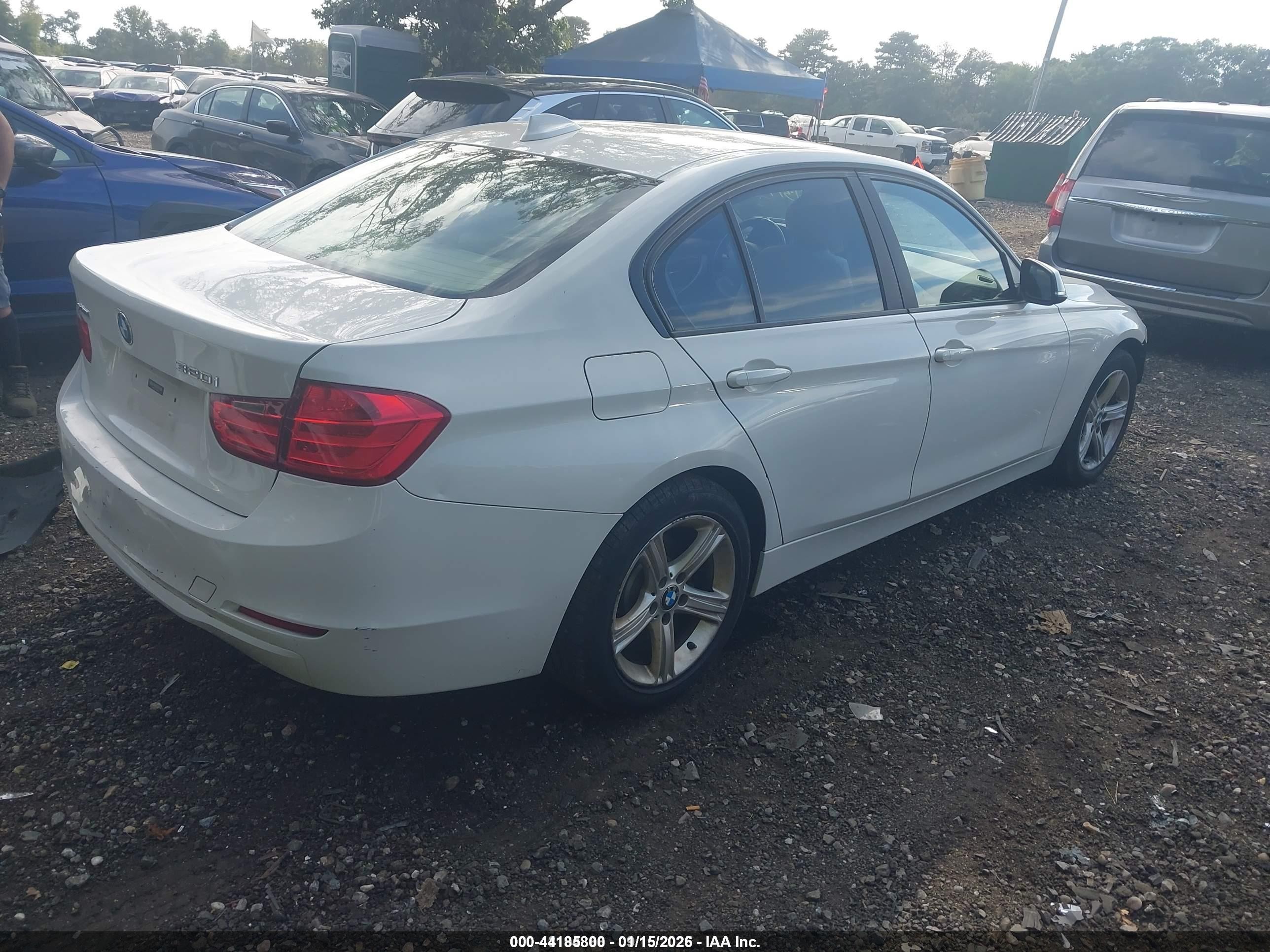 2013 Bmw 320i Xdrive White vin: WBA3C3C59DF979417