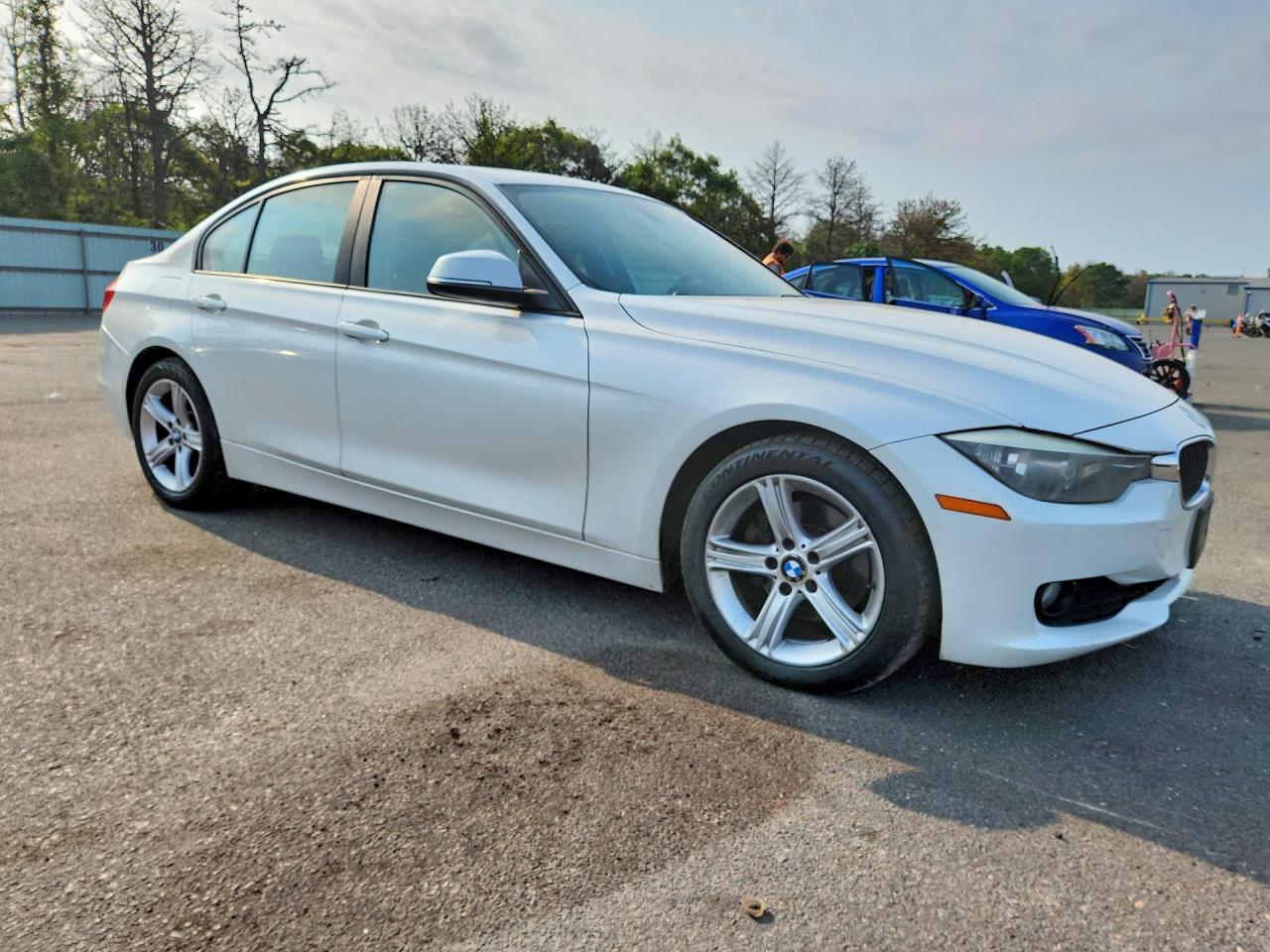 2013 Bmw 320 I Xdrive White vin: WBA3C3C59DF983192